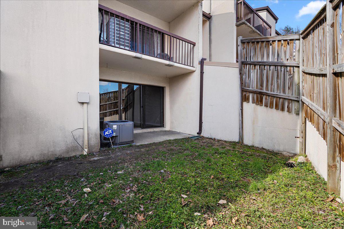 TREETOP CONDO - Residential