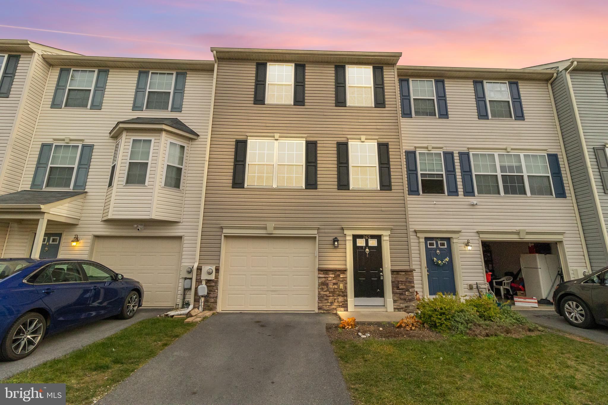 HAMMONDS MILL - Residential