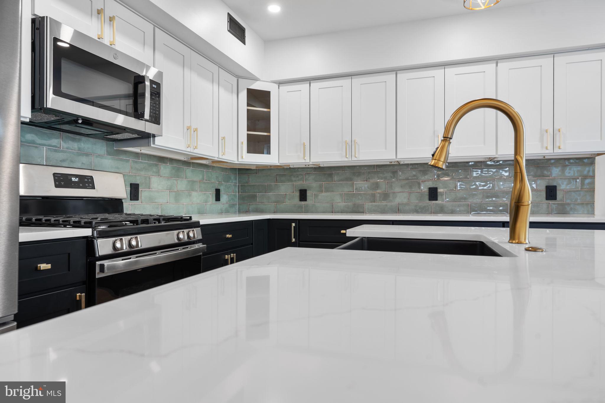 PORT RICHMOND - Residential