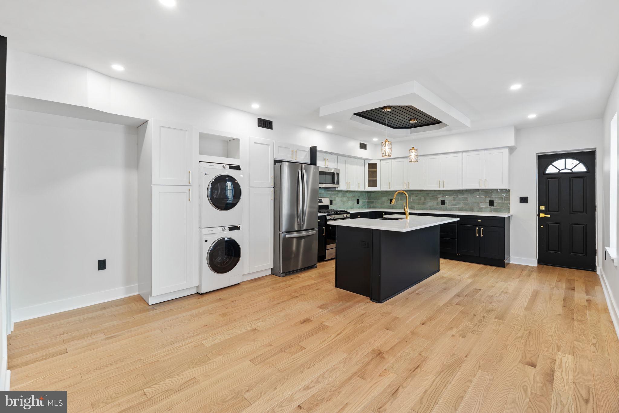 PORT RICHMOND - Residential