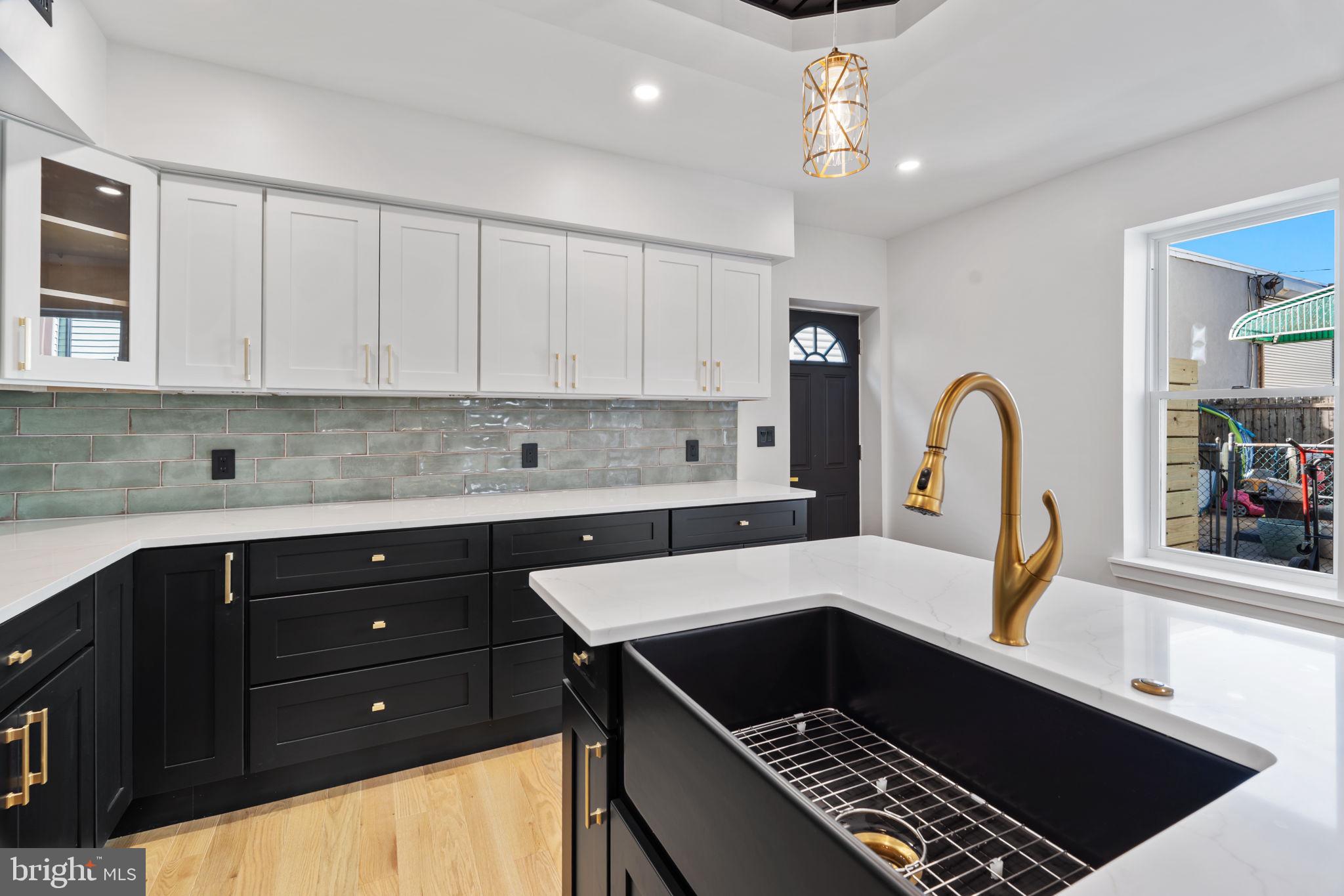 PORT RICHMOND - Residential