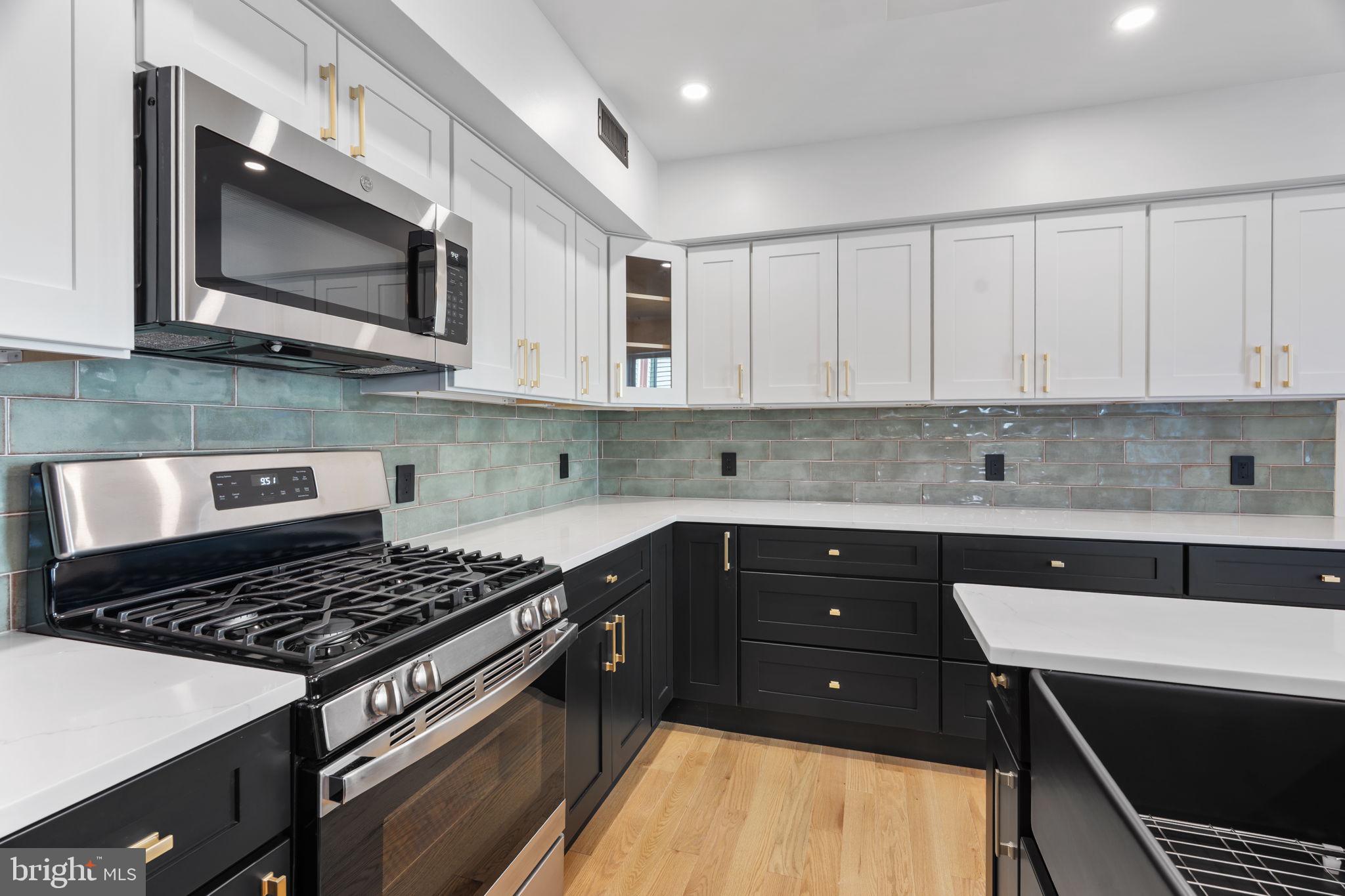 PORT RICHMOND - Residential