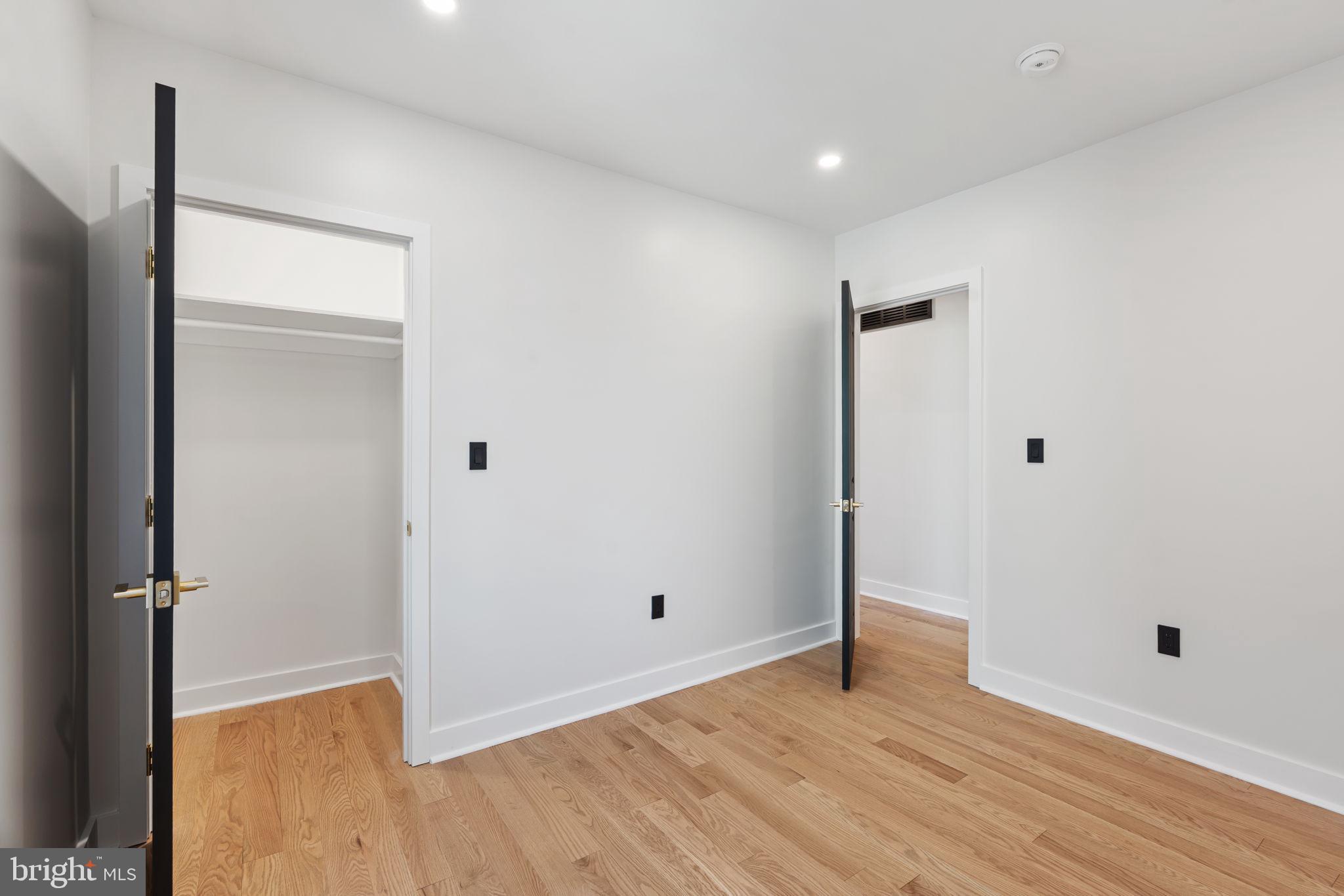 PORT RICHMOND - Residential