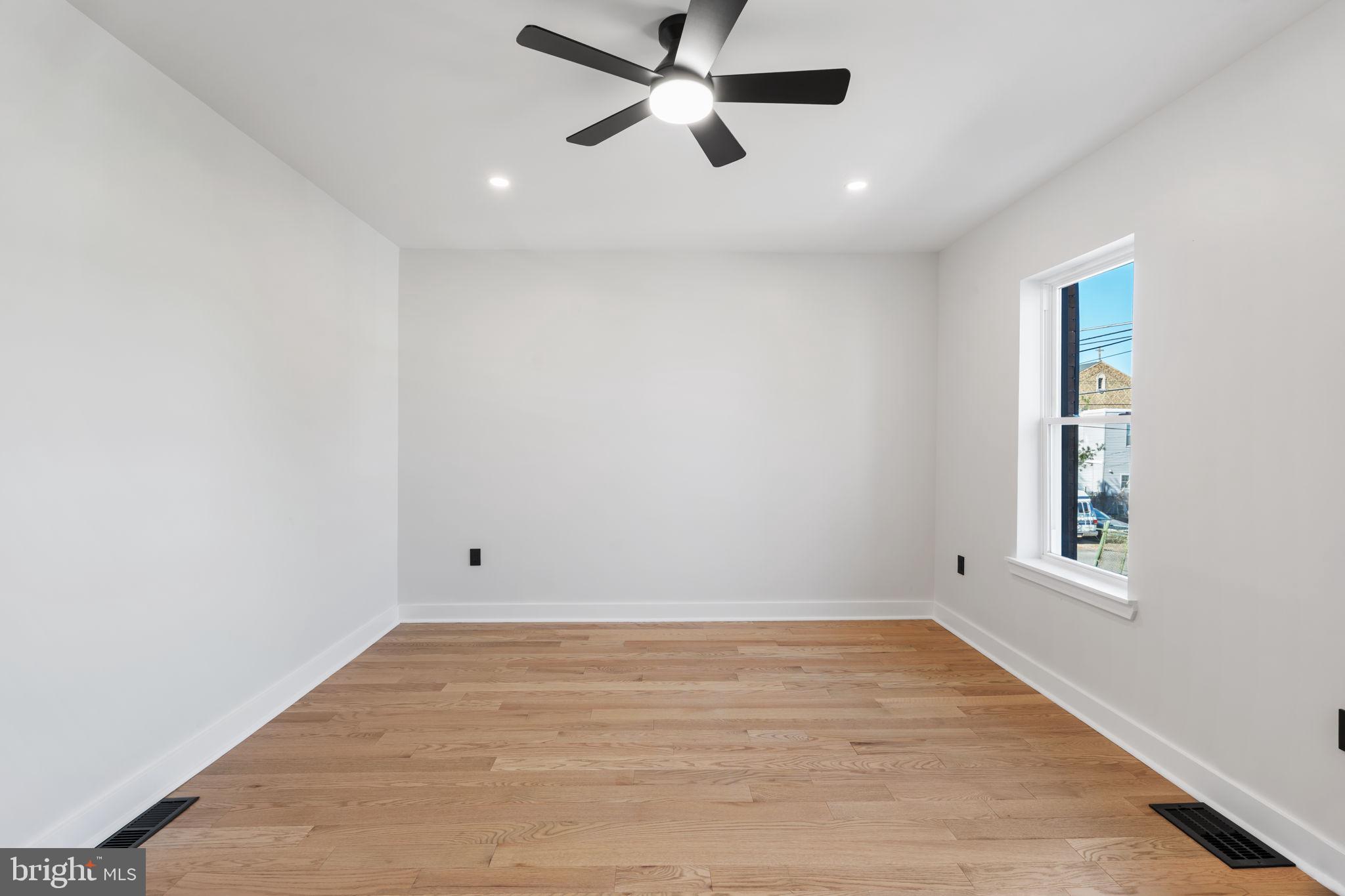 PORT RICHMOND - Residential