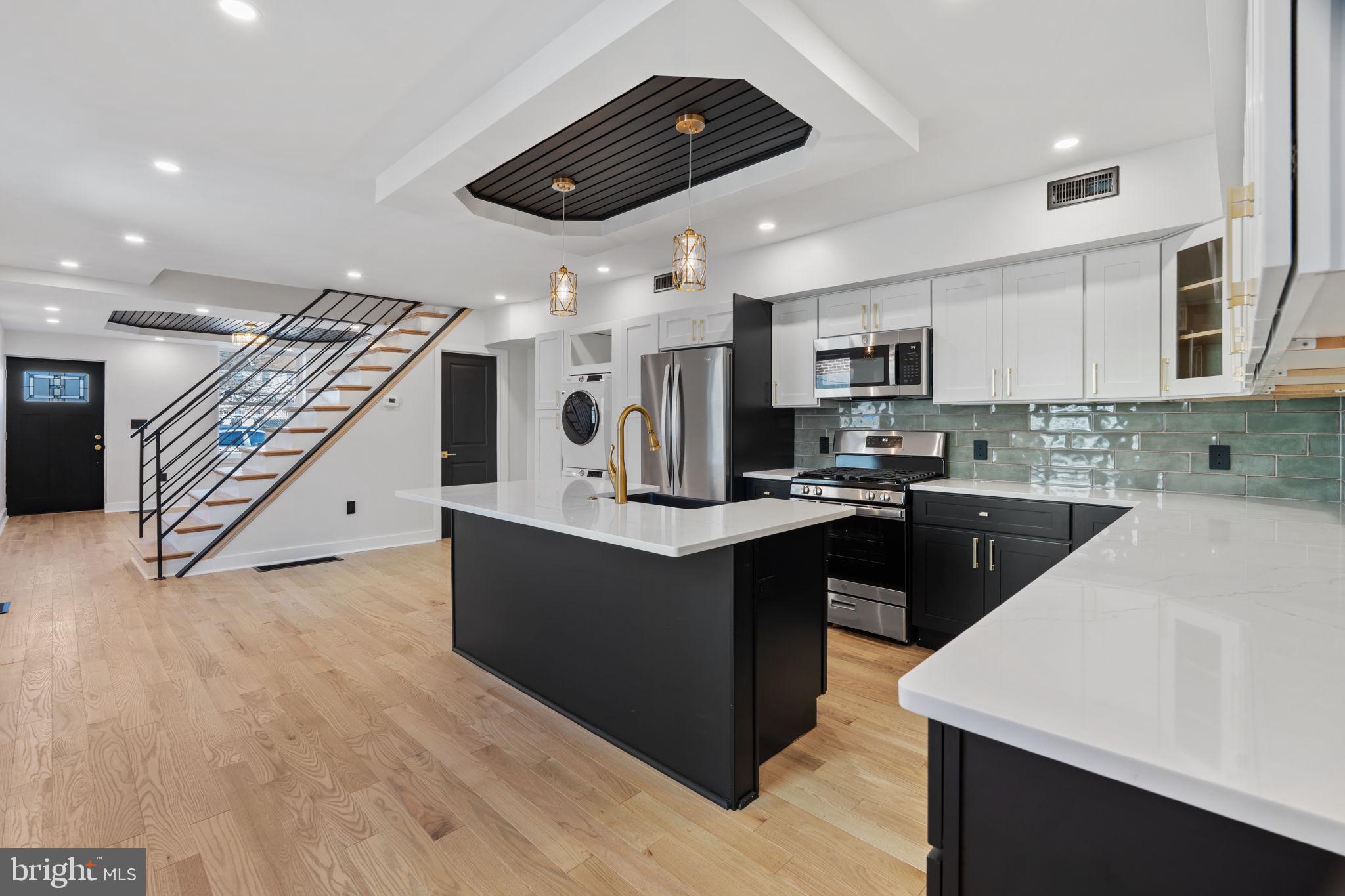 PORT RICHMOND - Residential