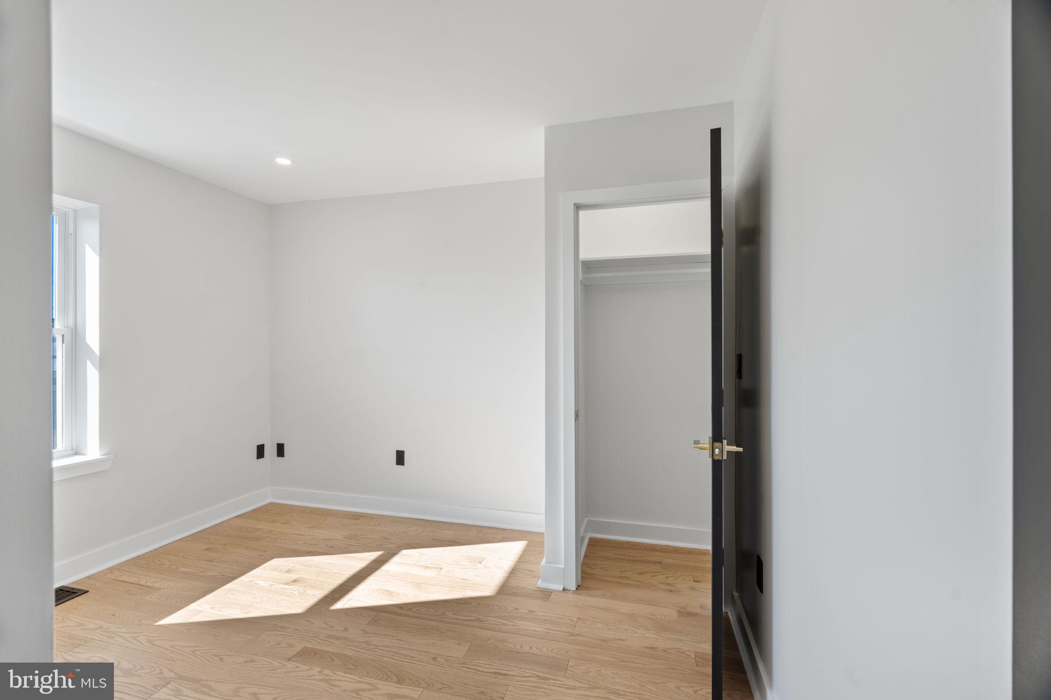 PORT RICHMOND - Residential