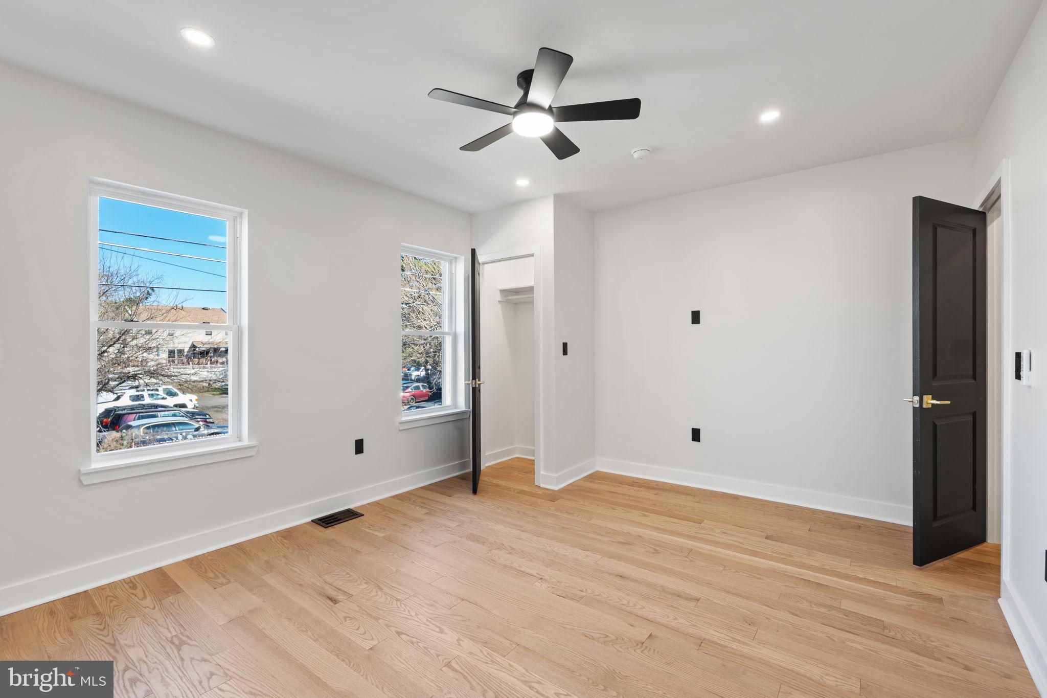 PORT RICHMOND - Residential