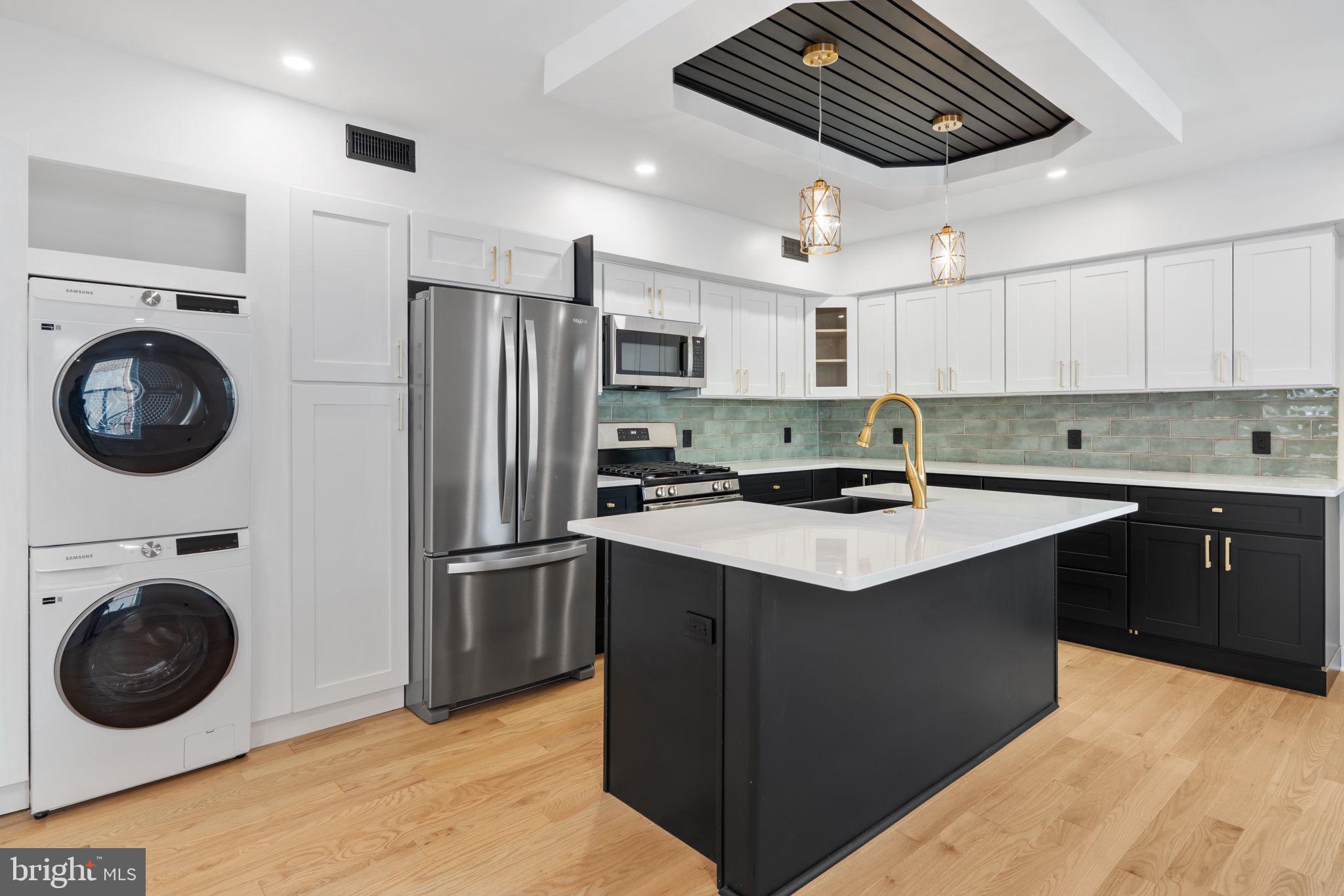 PORT RICHMOND - Residential