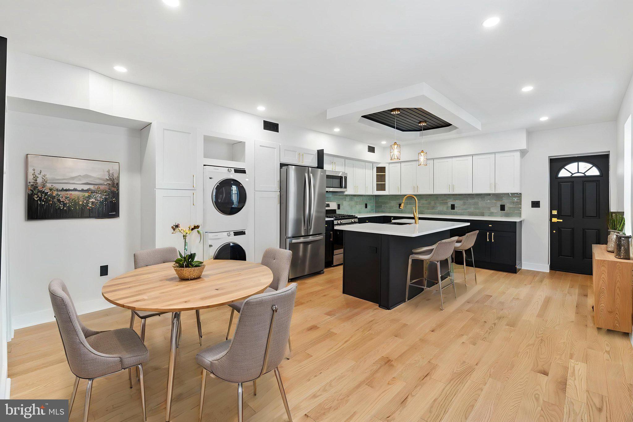 PORT RICHMOND - Residential