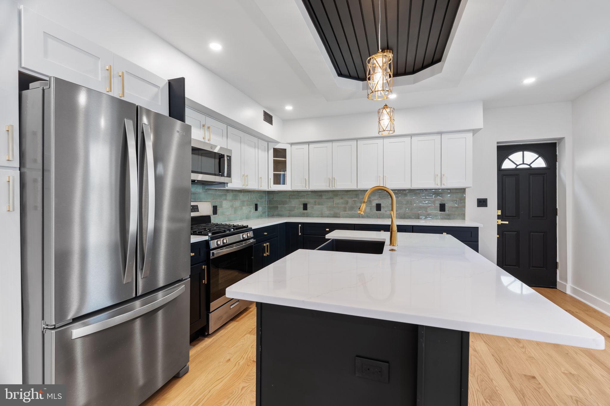 PORT RICHMOND - Residential