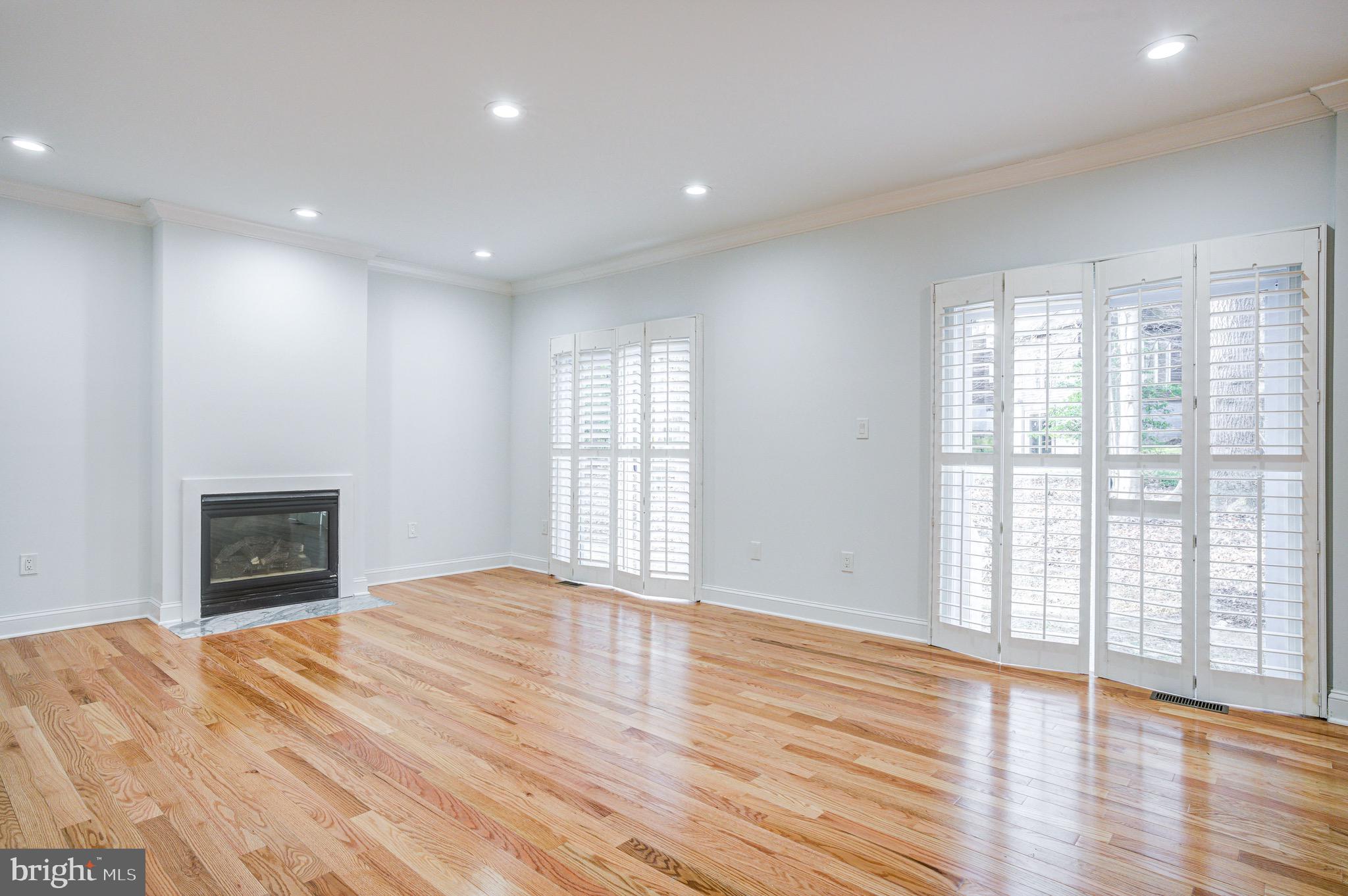 CARDEROCK SPRINGS - Residential Lease