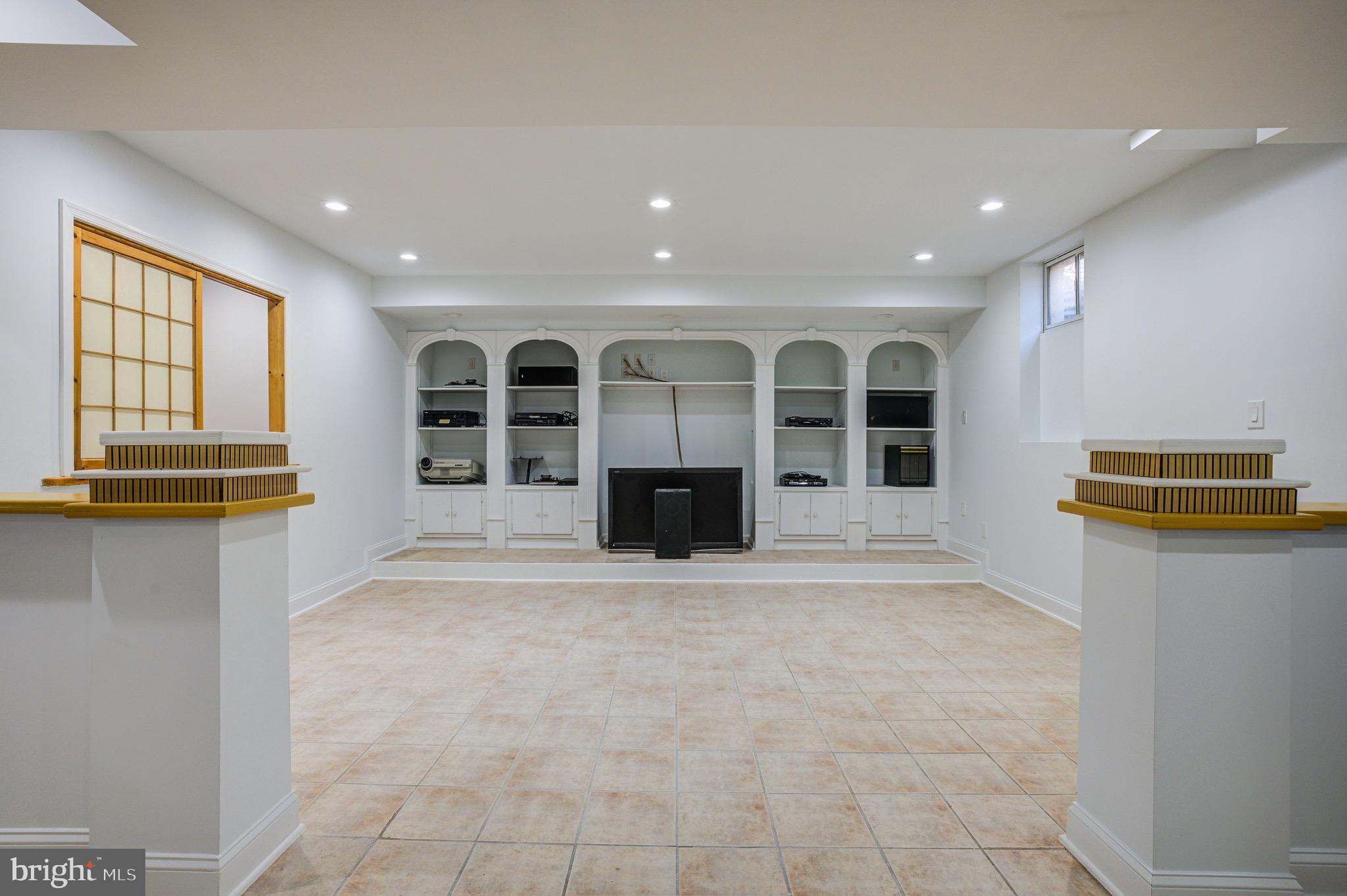 CARDEROCK SPRINGS - Residential Lease