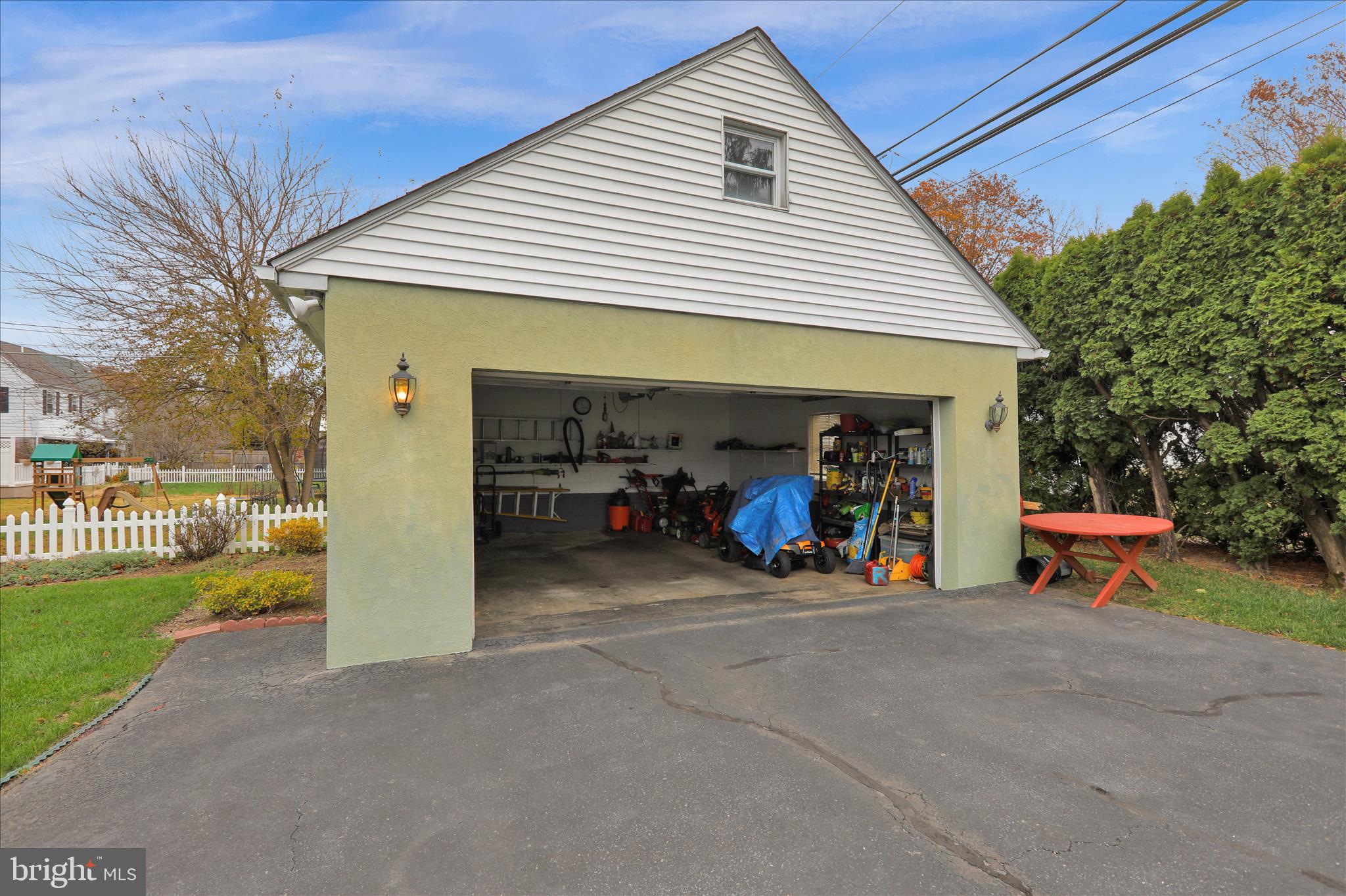 WYOMISSING HILLS - Residential