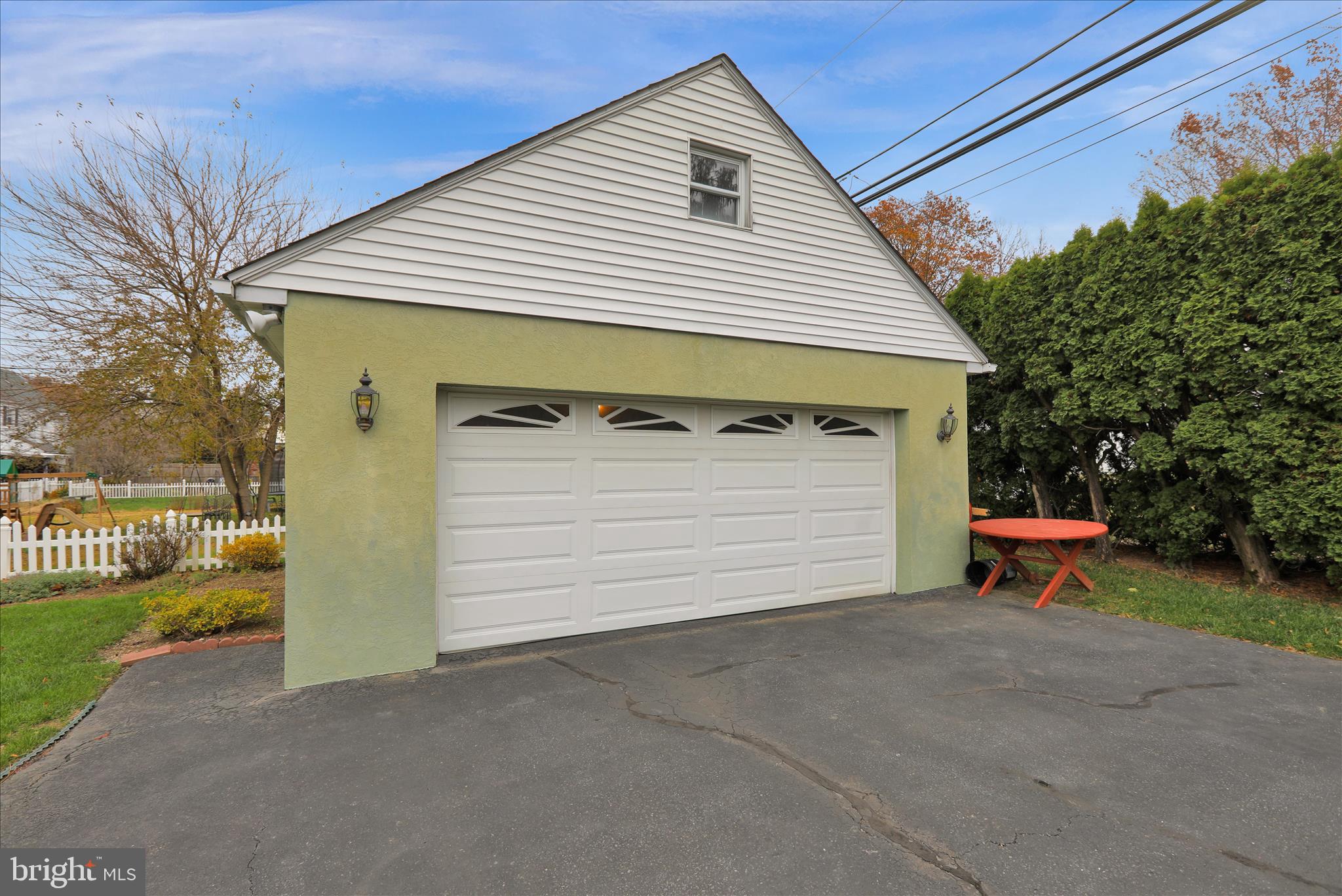 WYOMISSING HILLS - Residential