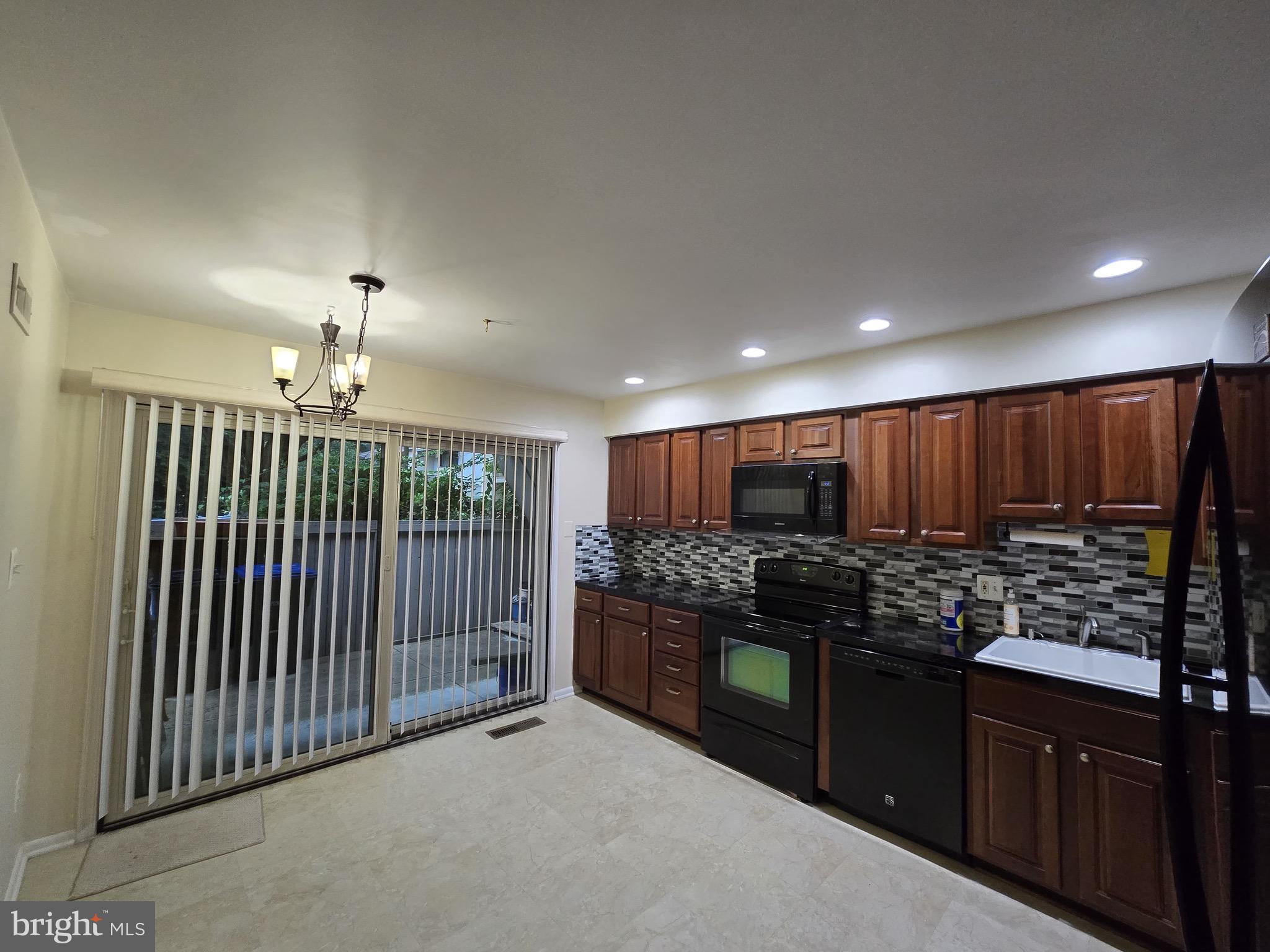 RESTON - Residential Lease