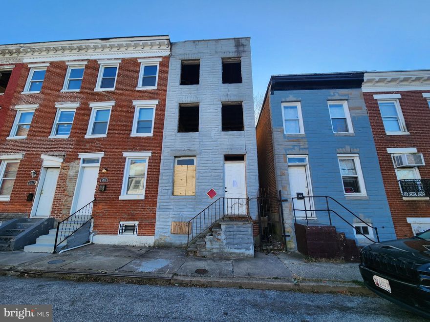 ONLINE AUCTION: Bidding begins 12/15/2025 @ 10:00 AM. Bidding ends 12/17/2025 @ 11:30 AM. List Price is Suggested Opening Bid. Deposit: $5,000.

This three-story townhouse is located in the Millhill neighborhood within Baltimore City. Residents can enjoy the nearby attractions such as Grace Medical Center, Gwynns Falls Trail, Westside Shopping Center and Carroll Park. The property is vacant. The area provides easy access to major traffic corridors such as, U.S. Route 1 and Frederick Ave, facilitating convenient regional travel.