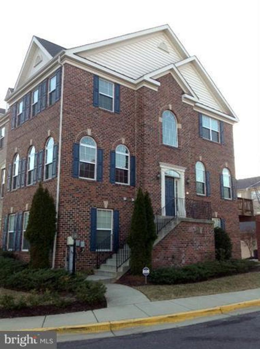 IMMACULATE LUXURY ALL BRICK END OF GROUP IN SOUGHT AFTER FAIRWOOD COMMUNITY CLOSE TO BELTWAY MAJOR SHOPPING, FITNESS CENTERS & AREA AMENITIES. THIS 3BR 3 1/2 BATH UNIT HAS A FULLY EQUIPPED GOURMET KITCHEN, NEWER APPLIANCES, HW FLOORS, RECESS LIGHTING, CROWN/CHAIR MOLDING, FIREPLACE, MASTER SUITE WITH WALK-IN-CLOSET JACUZZI TUB WITH JETS & SEPARATE SHOWER; 2 CAR GARAGE **NO PETS** WELCOME HOME!!