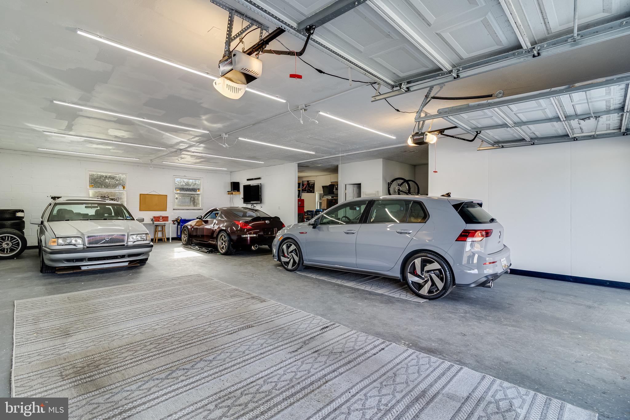 CHARLES G SCHULTZ - Residential