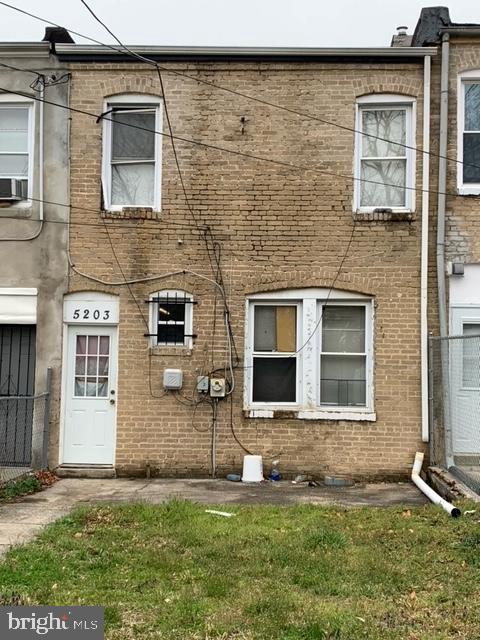 GOVANS - Residential Lease