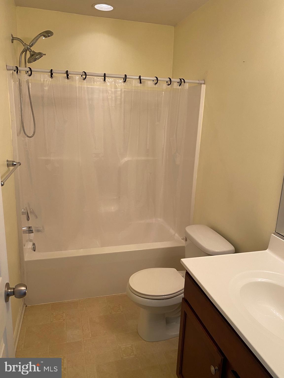 RIVERSIDE VILLAGES - Residential