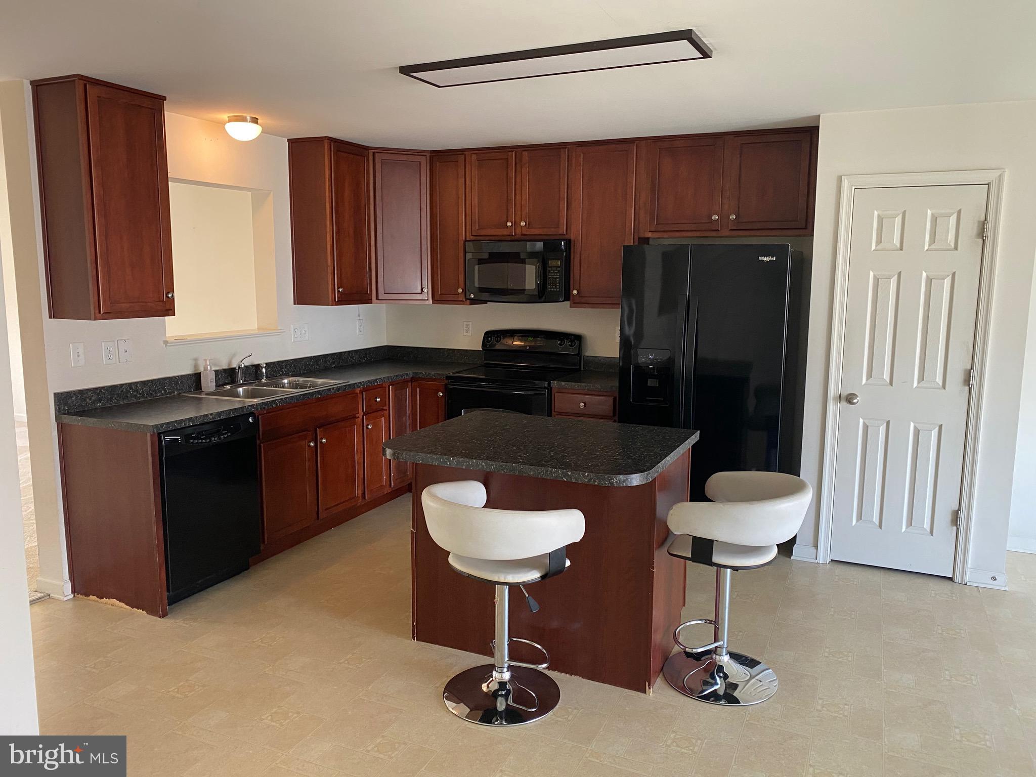 RIVERSIDE VILLAGES - Residential