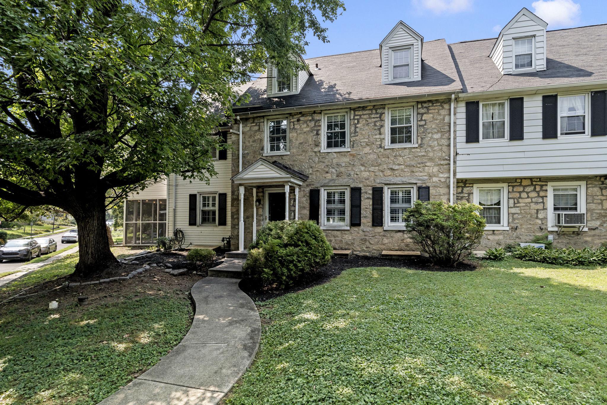 1401 SURREY LANE
