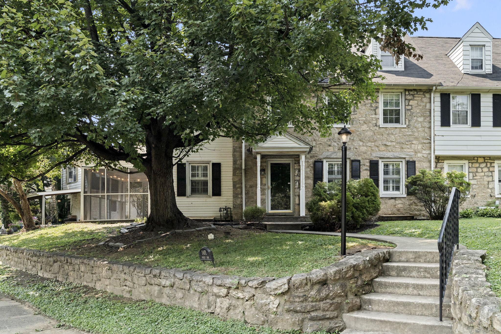 1401 SURREY LANE
