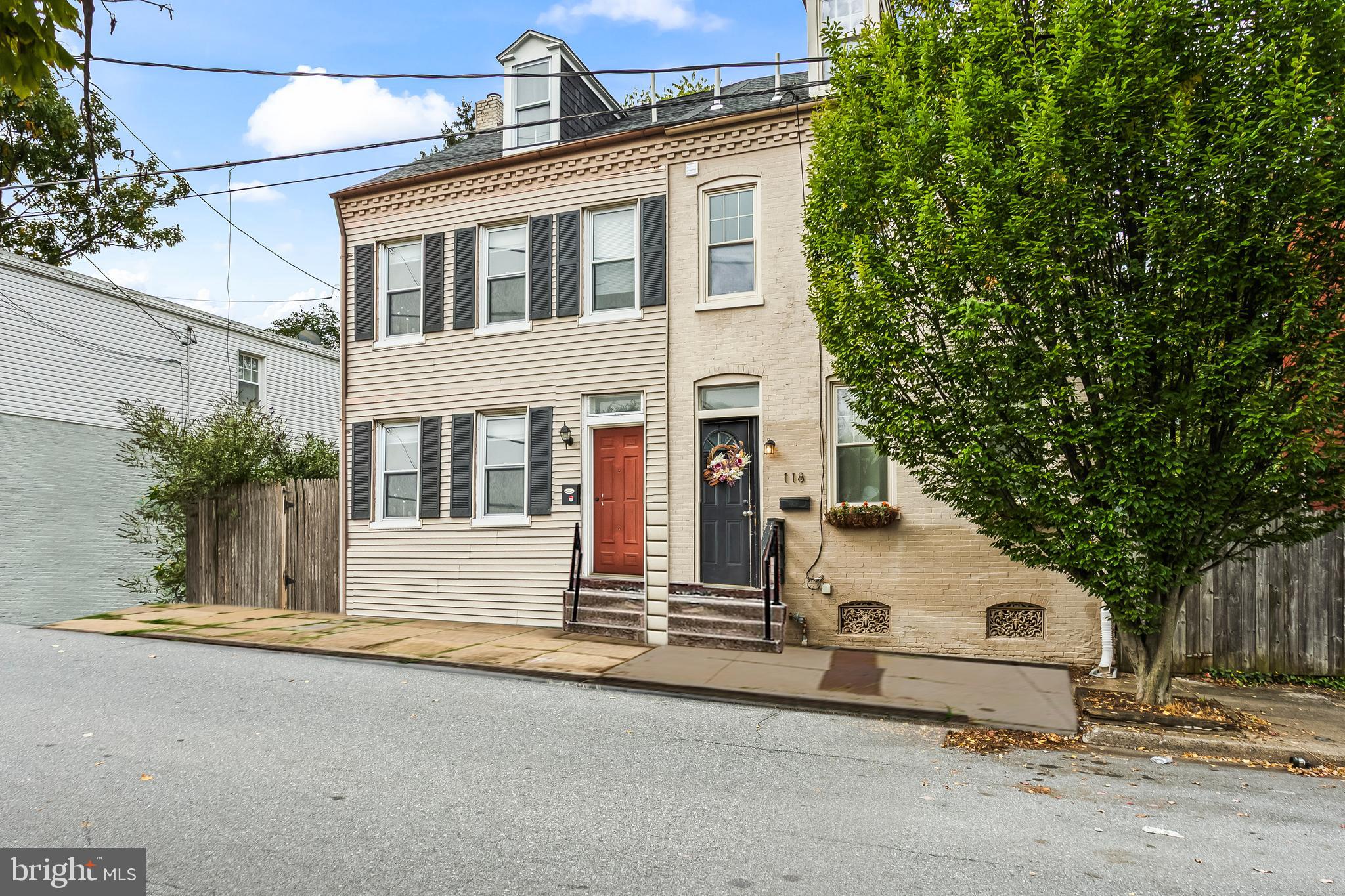 LANCASTER EAST END - Residential