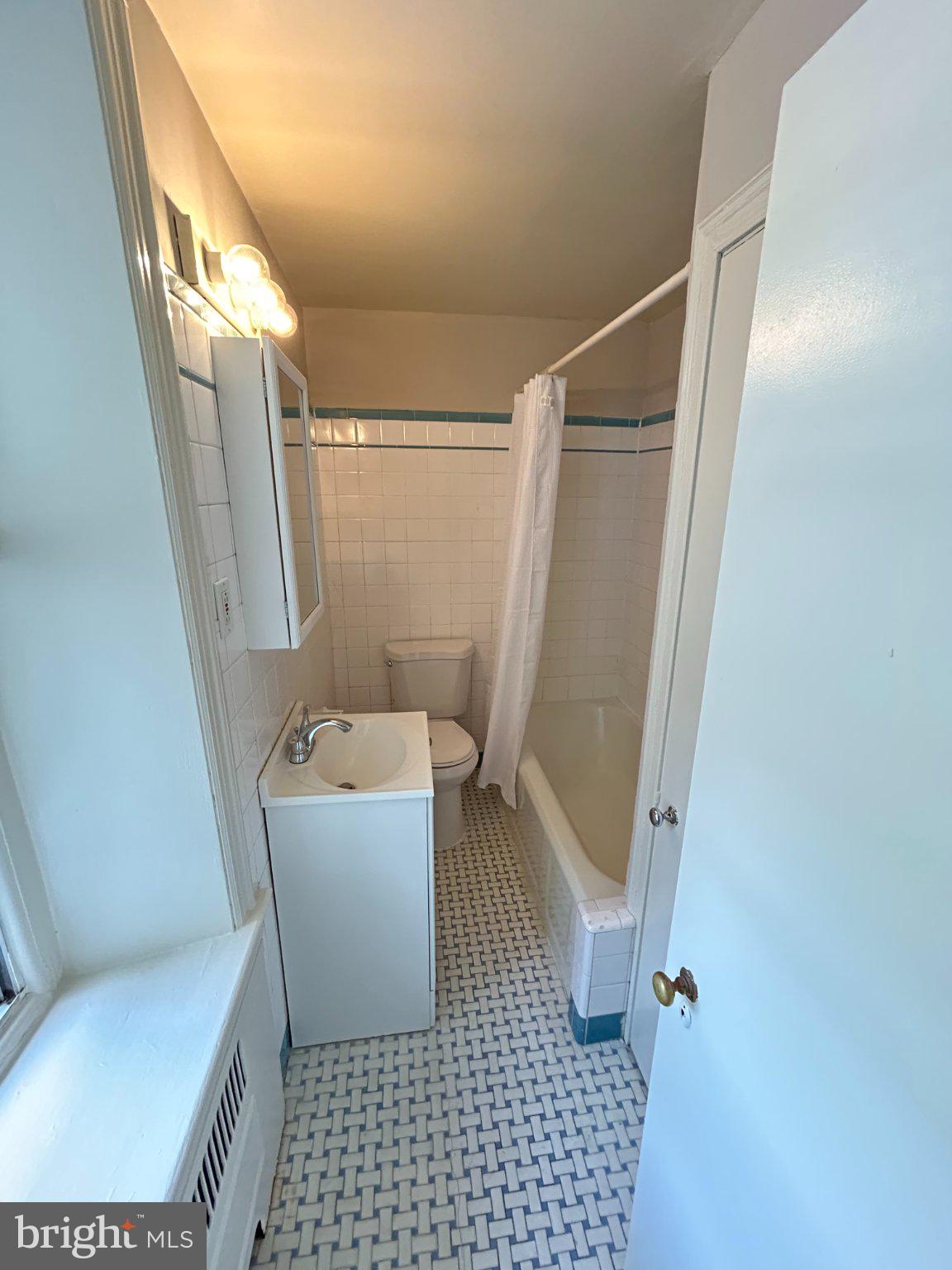 500 MANOR HOUSE LANE C3