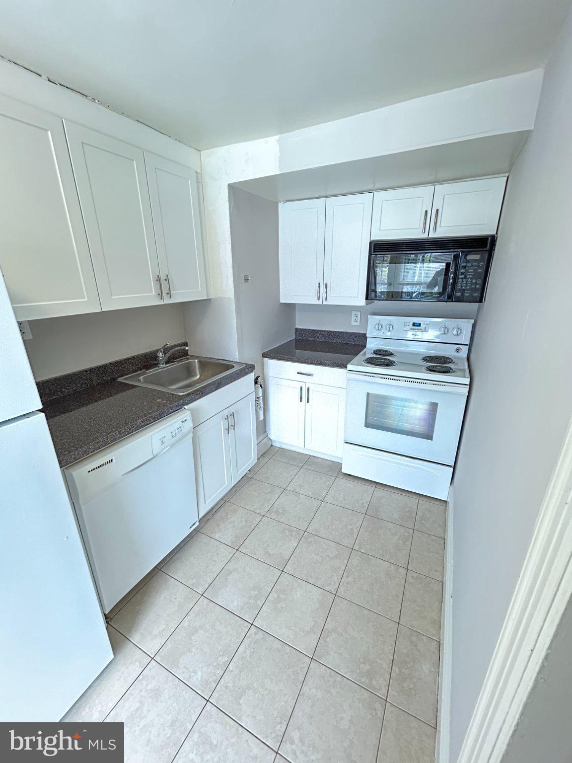 500 MANOR HOUSE LANE C3