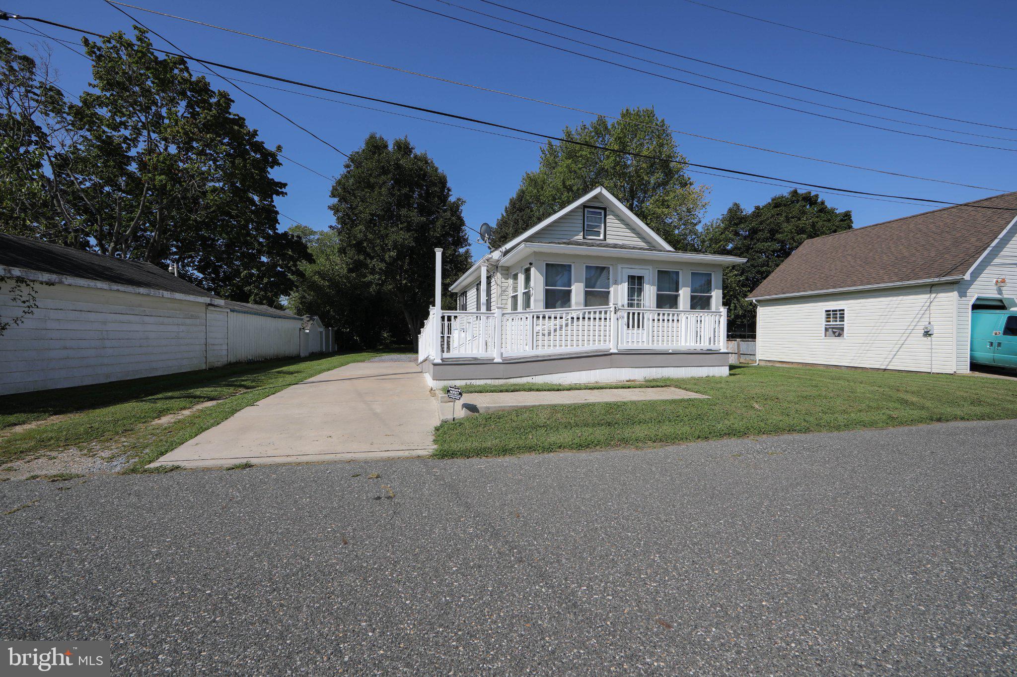 7 HIGH STREET