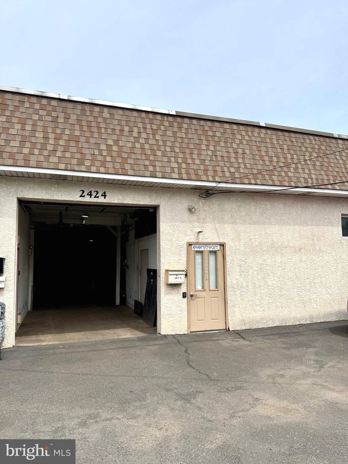 In need of a great location with easy access to major routes for your business? That's it! Available for immediate use this industrial space just become available, offering over 2300 sq ft of storage/work space and extra storage in basement with an office that features a full bathroom this unit is not to be missed. Perfect location on a run heavy industrial street. Also if your business needs extra space for parking or store trucks, cars, vans there's possibility for extra parking on the lot next to the building.