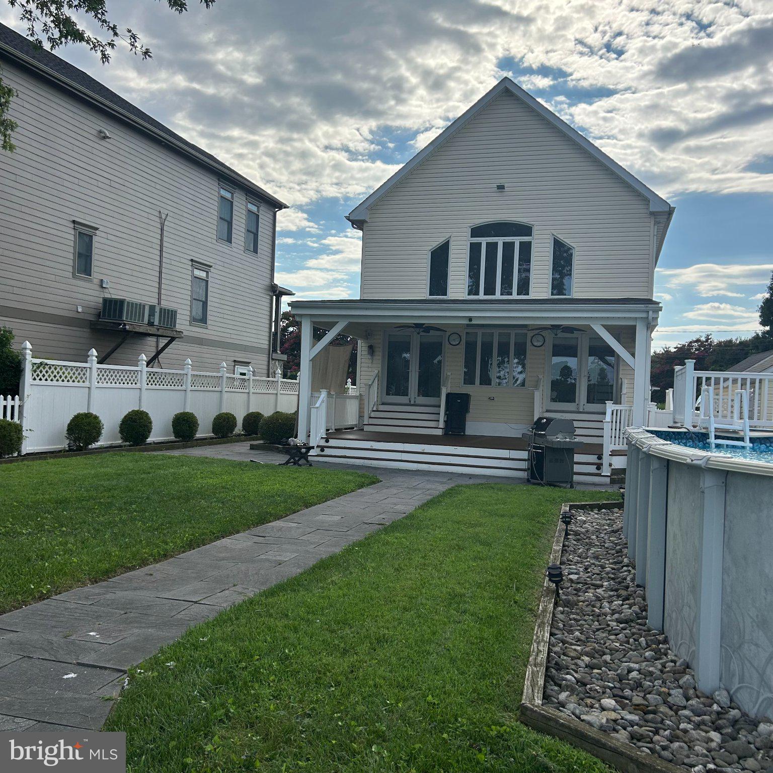107 BAYSIDE DRIVE