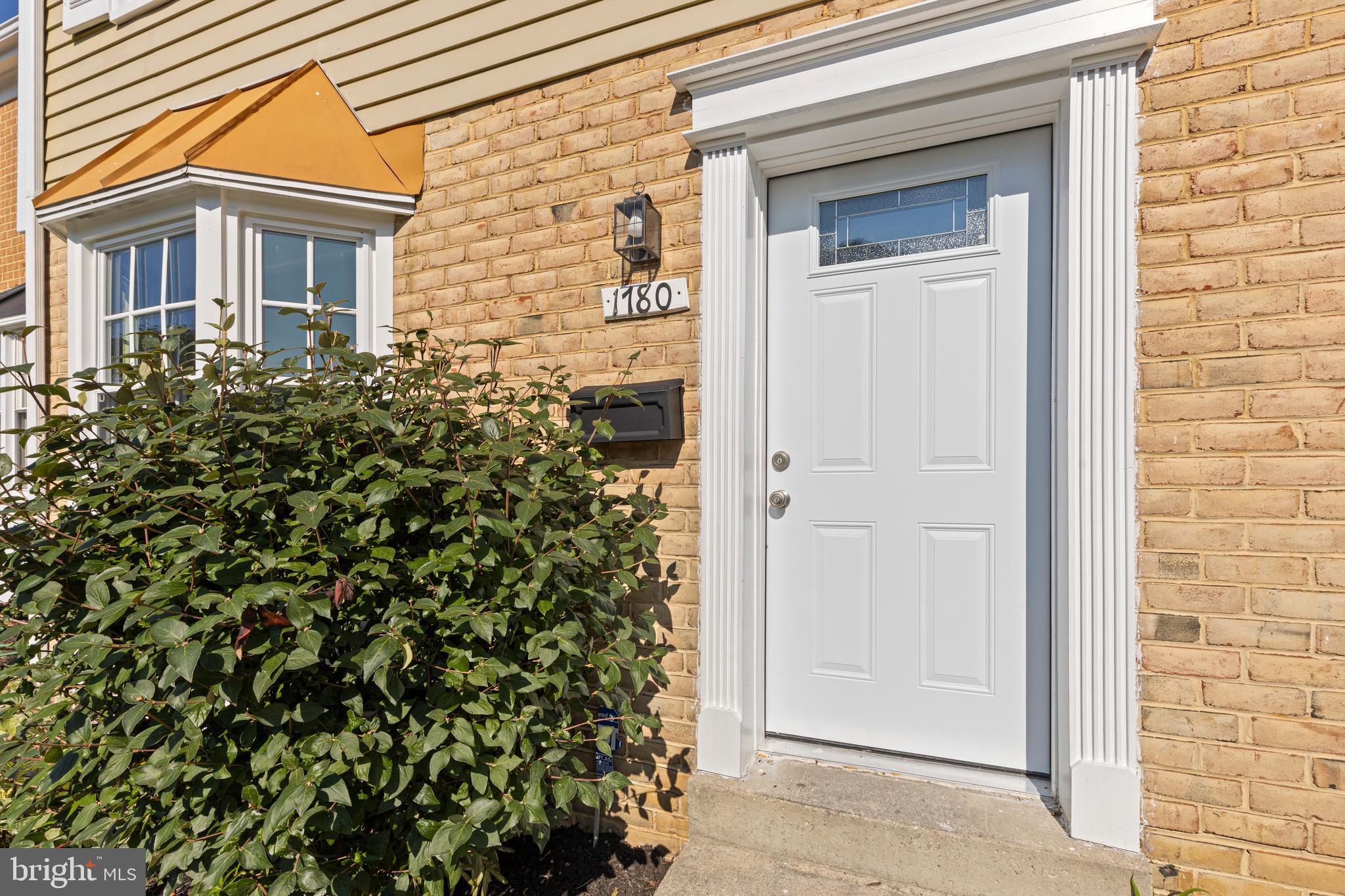 CROFTON SQUARE - Residential