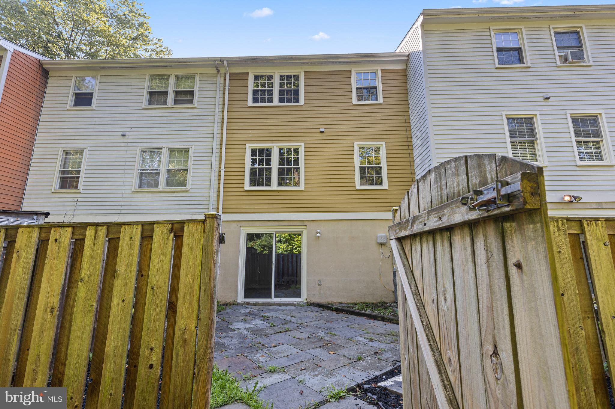 CROFTON SQUARE - Residential