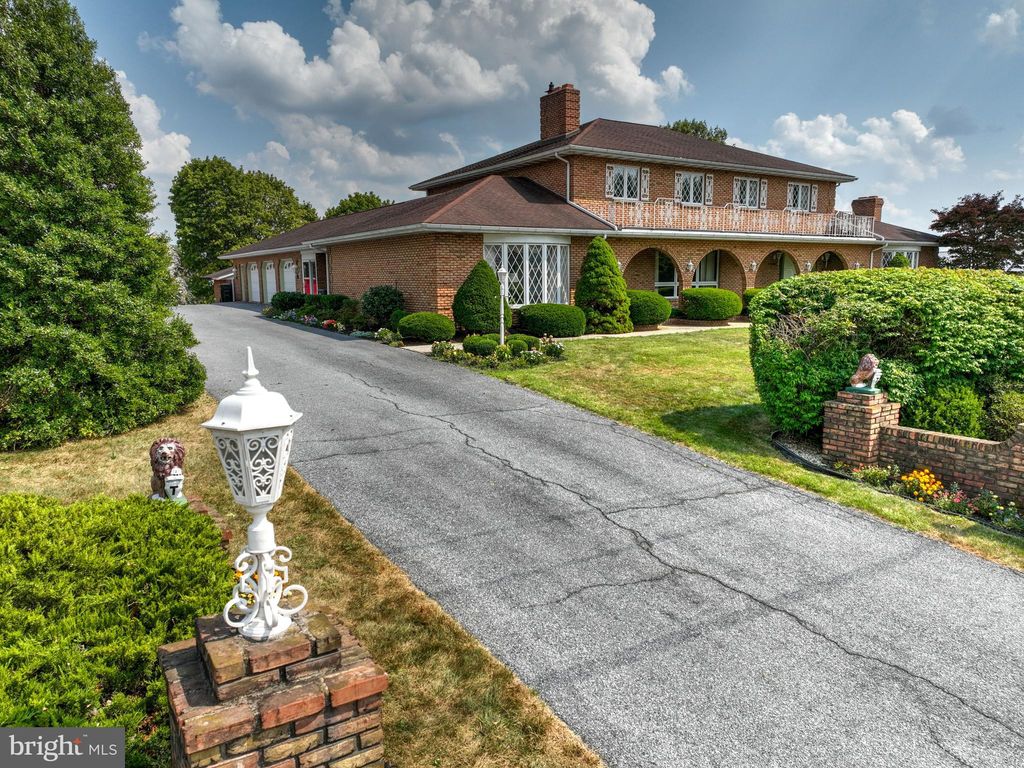 Photo of 123 N PENRYN RD, MANHEIM, PA 17545 (MLS # PALA2040586)