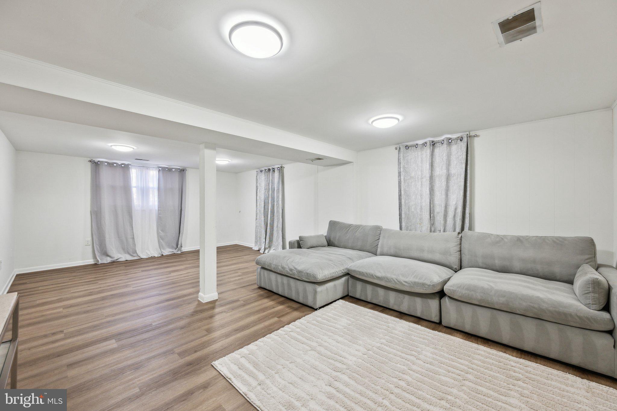 REDFORD ESTATES - Residential