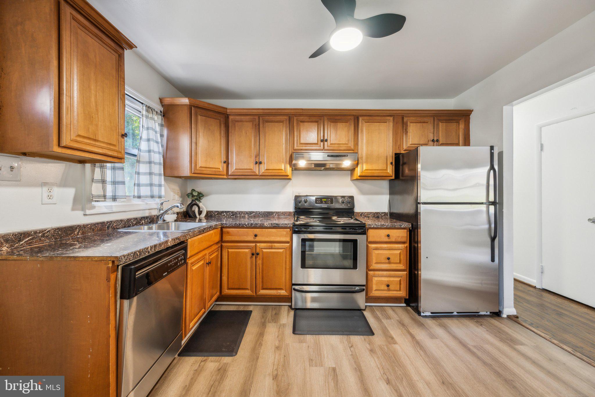 REDFORD ESTATES - Residential