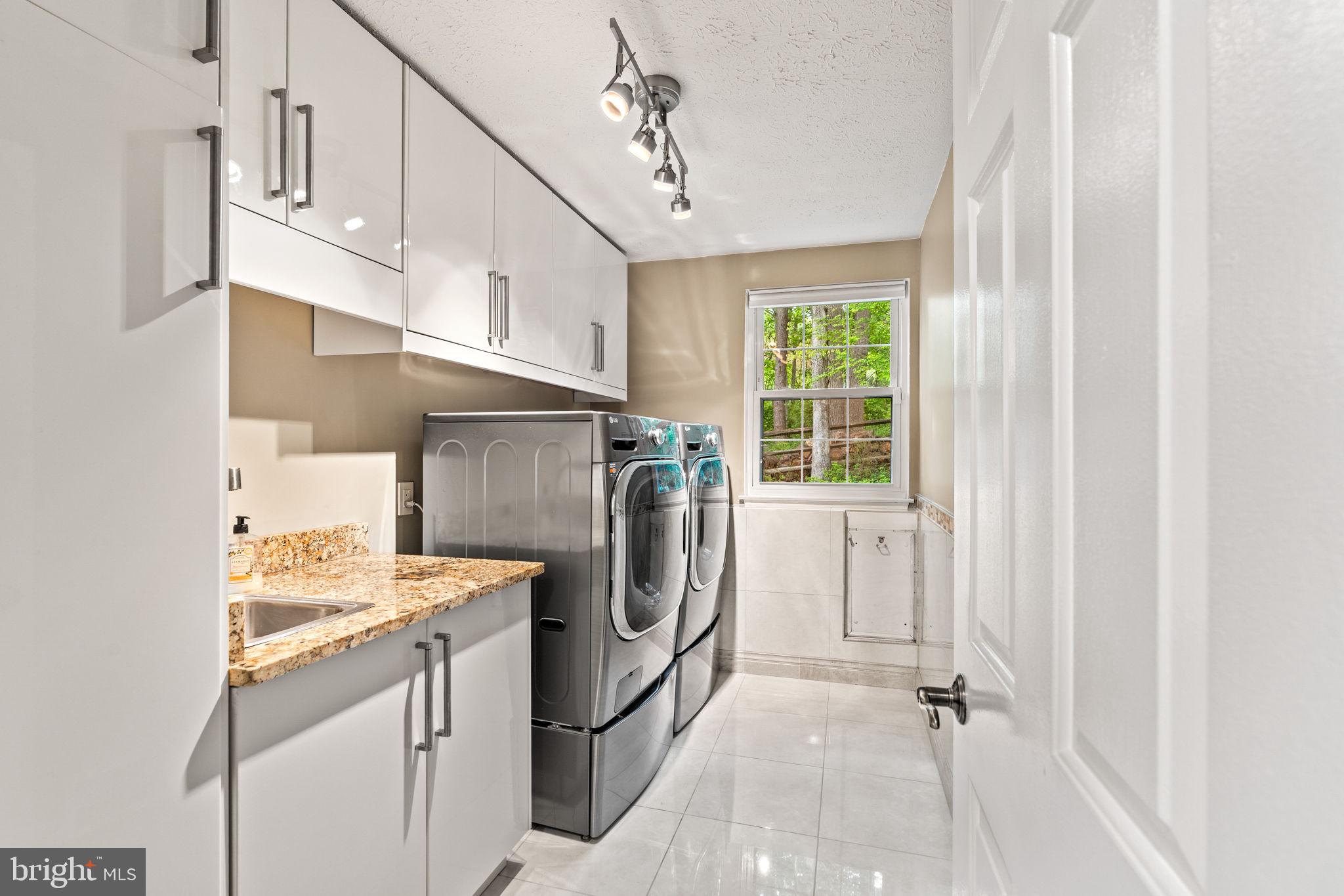RESTON - Residential