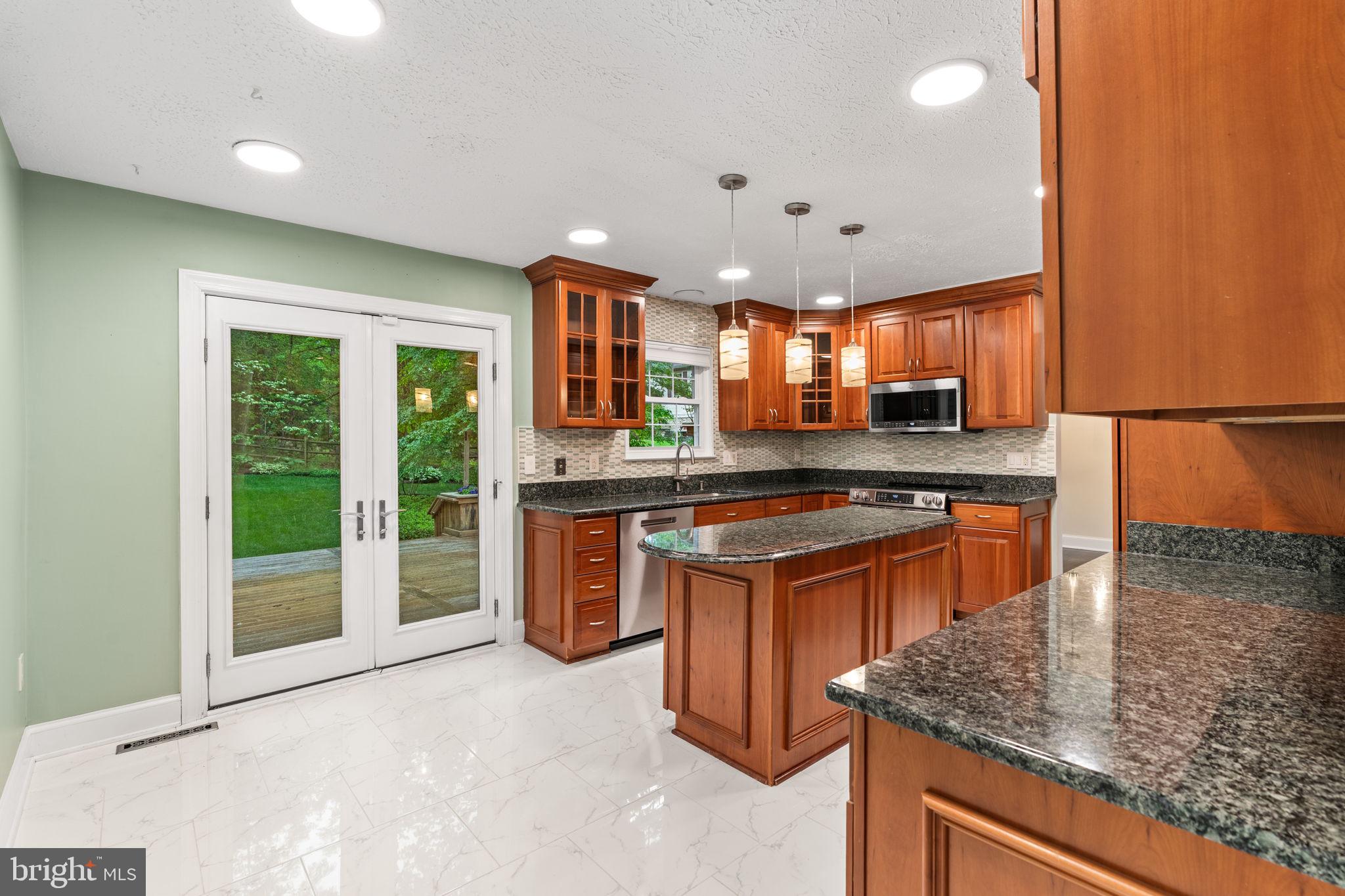 RESTON - Residential