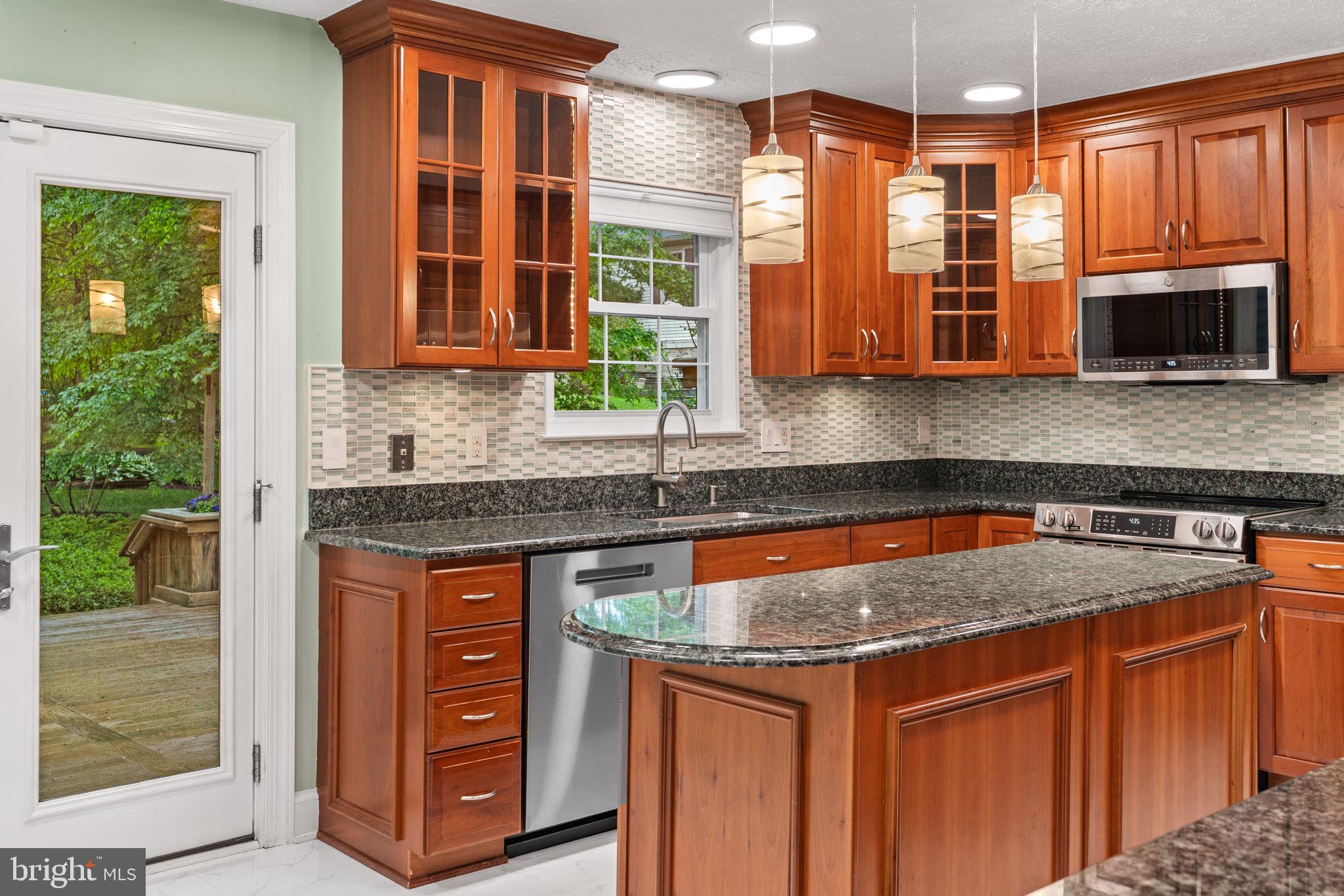 RESTON - Residential