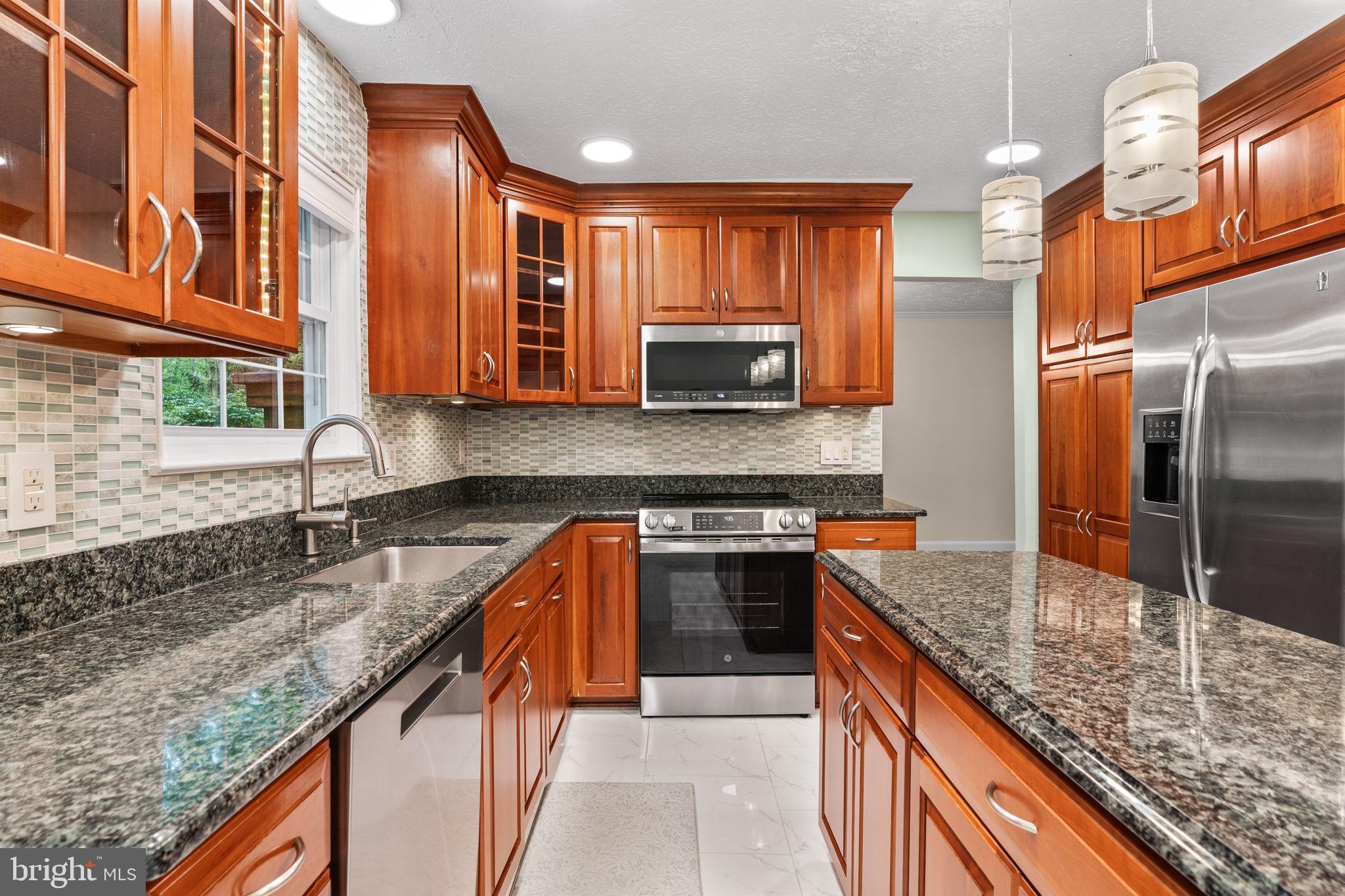 RESTON - Residential