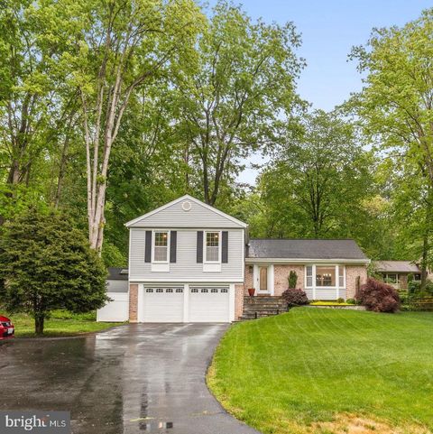 Photo of 1901 Buckthorn Lane, RESTON, VA 20191 (MLS # VAFX2309728)