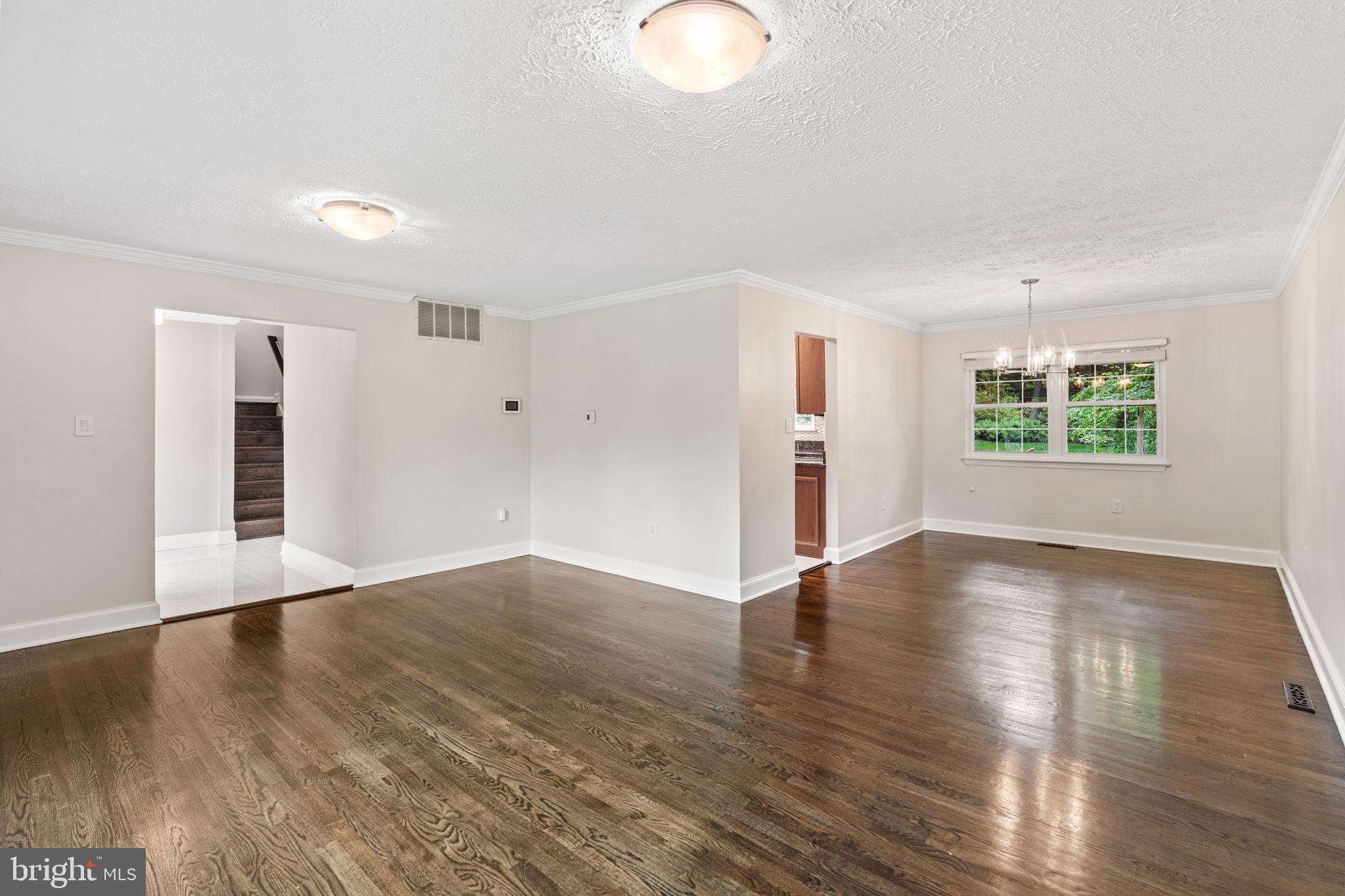 RESTON - Residential