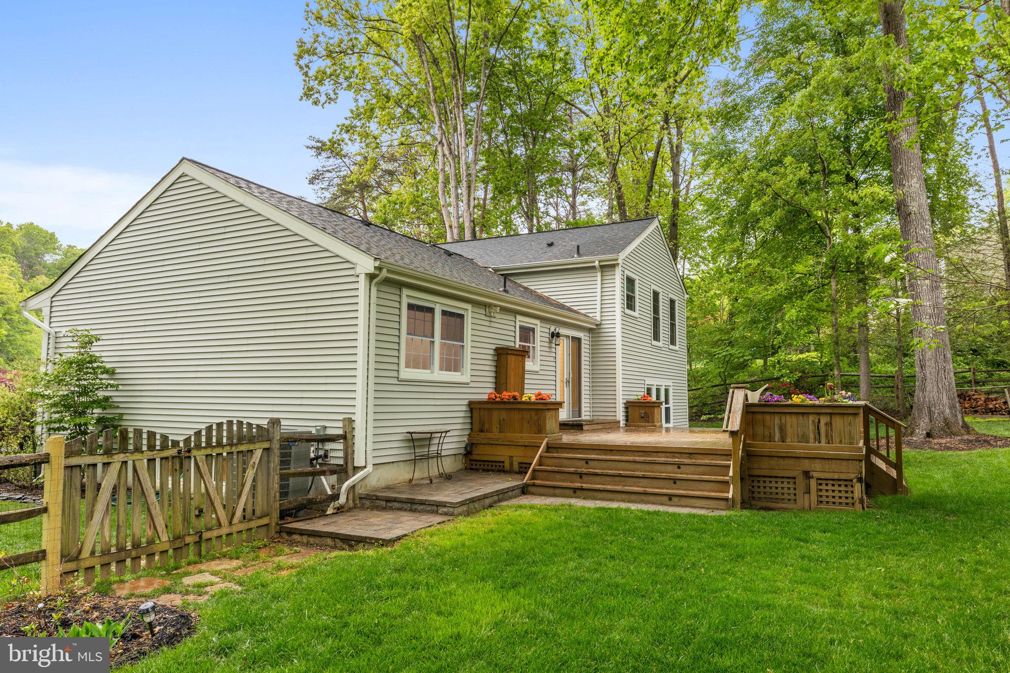 RESTON - Residential