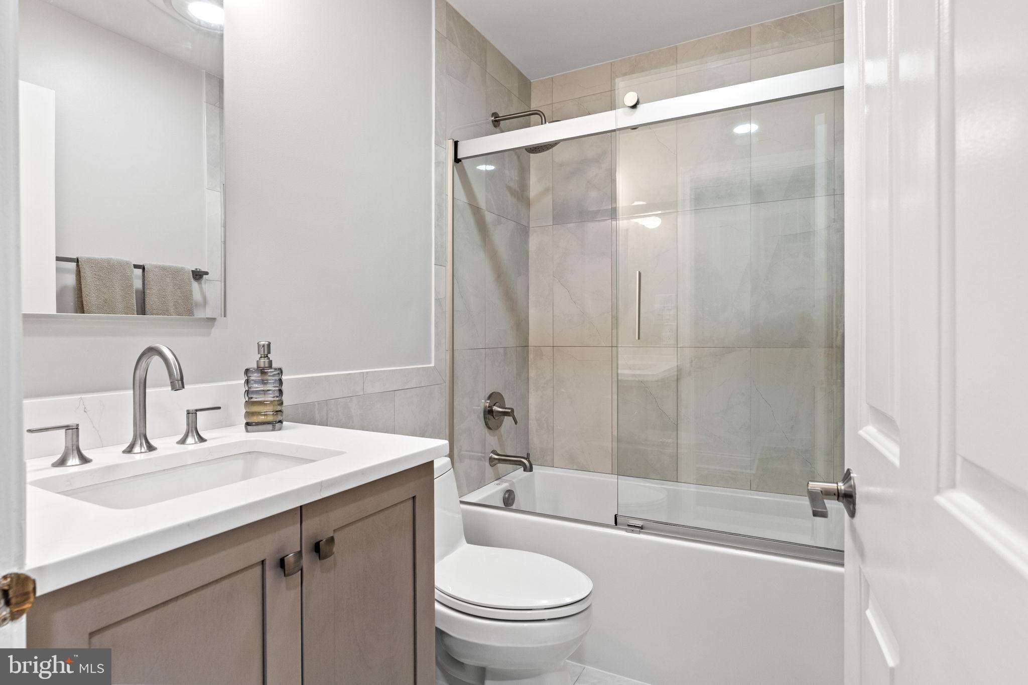 RESTON - Residential