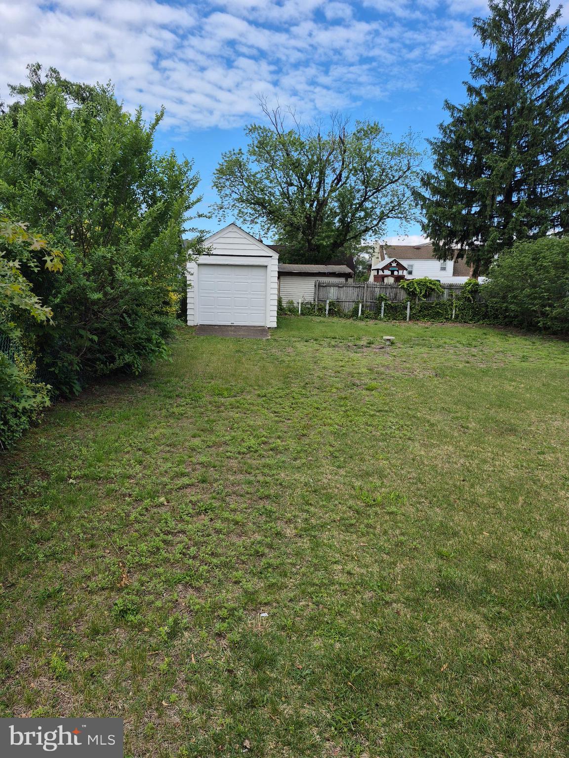 304 LIPPINCOTT AVENUE