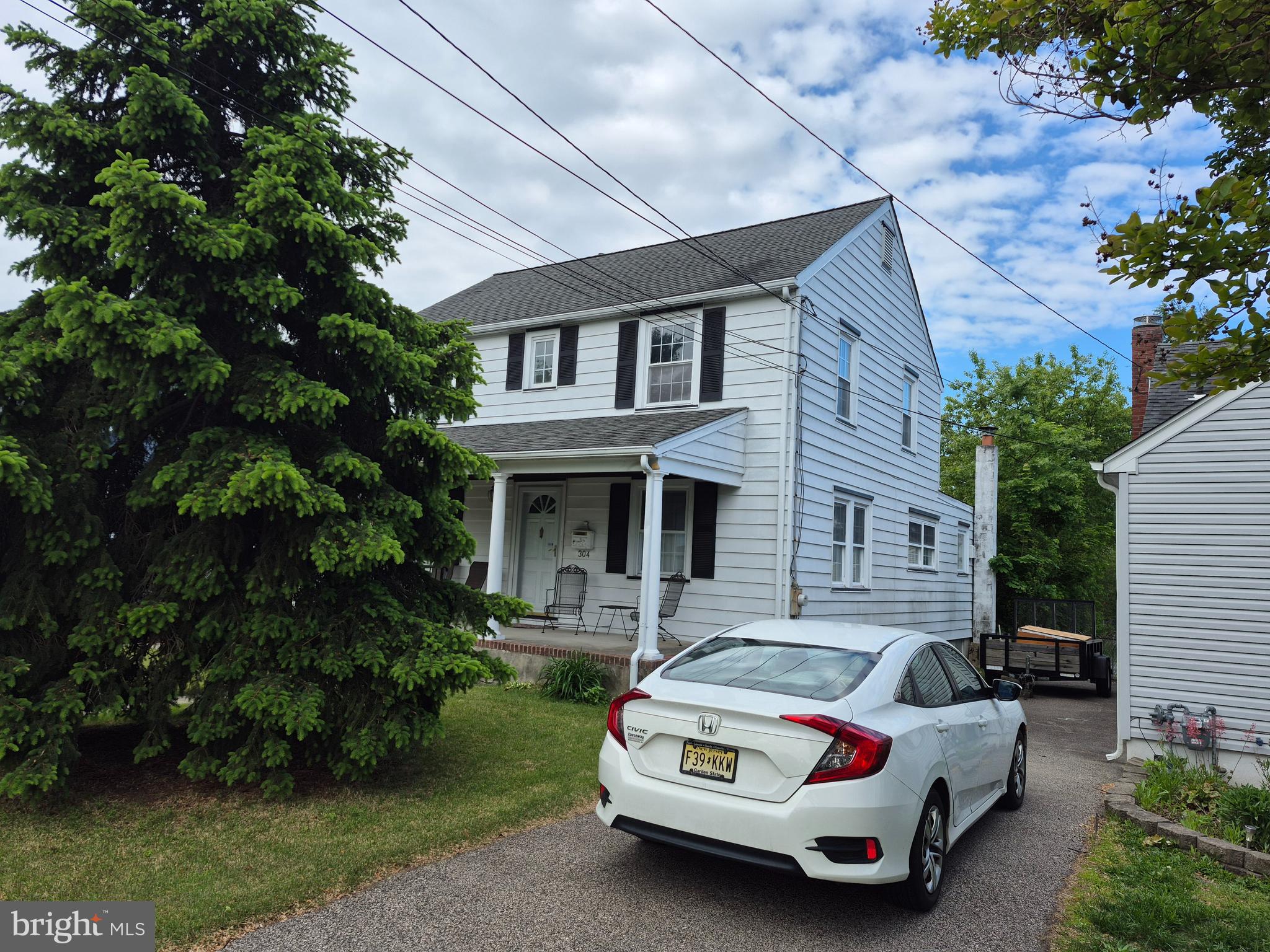 304 LIPPINCOTT AVENUE