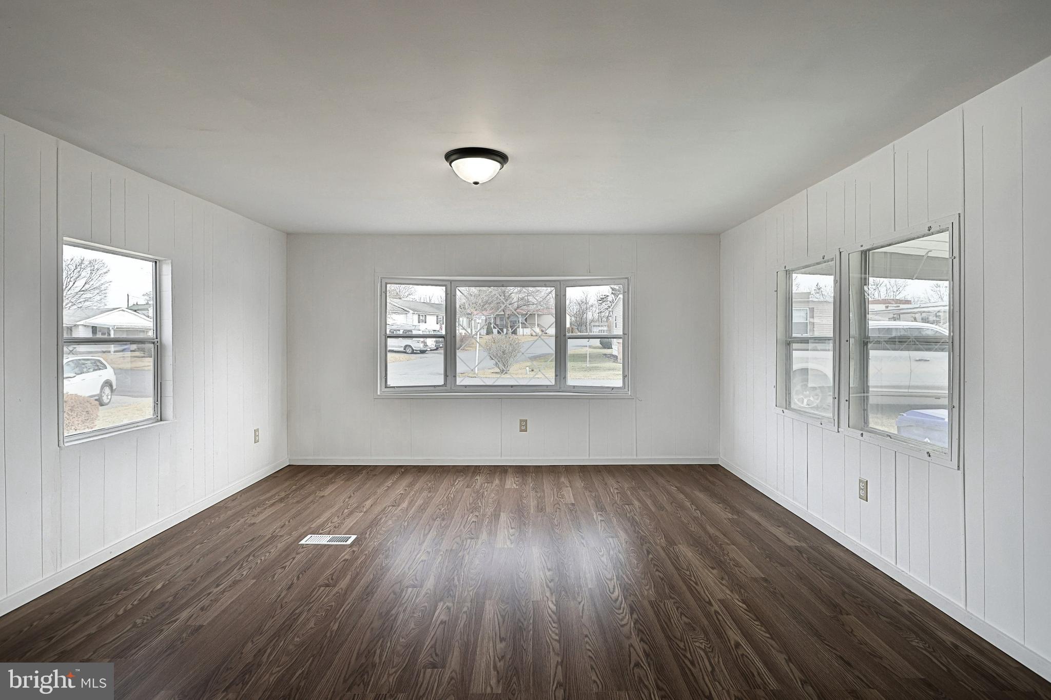 LINCOLN ESTATES - Residential