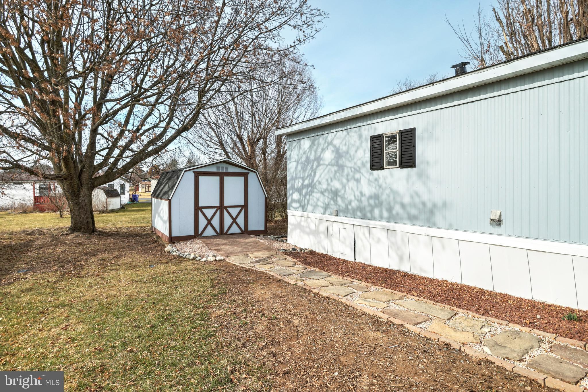 LINCOLN ESTATES - Residential